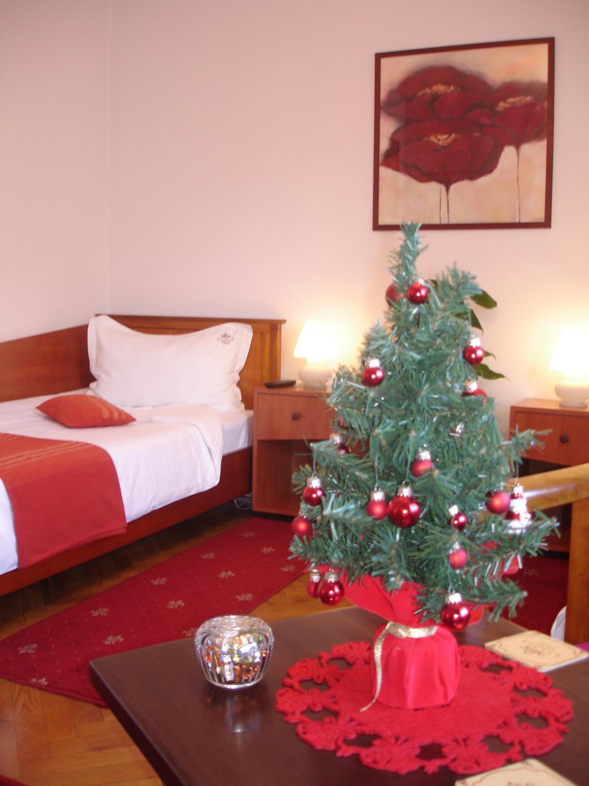 Standard Twin Room - Photo 1