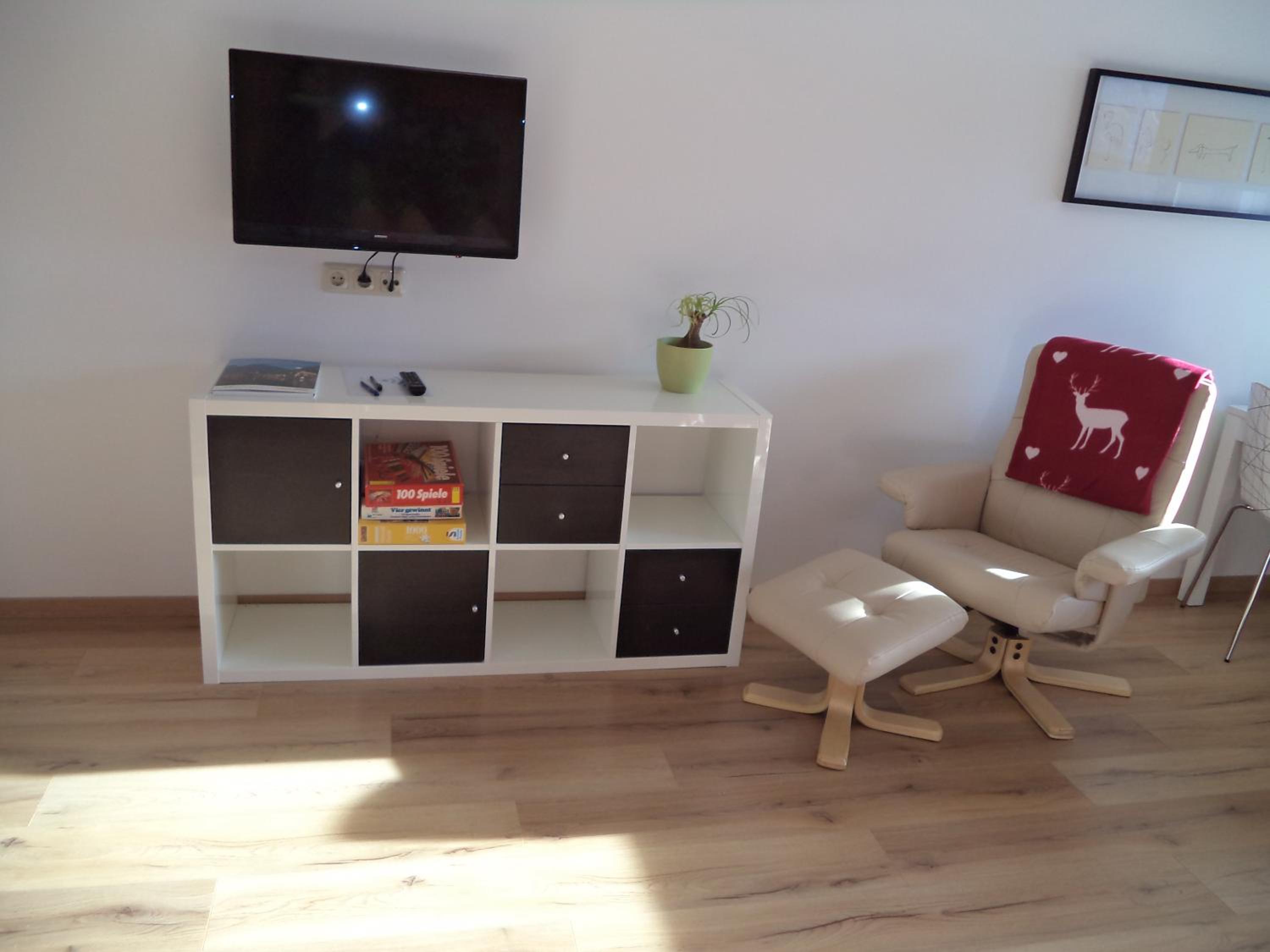 Apartment with Mountain View - Photo 3