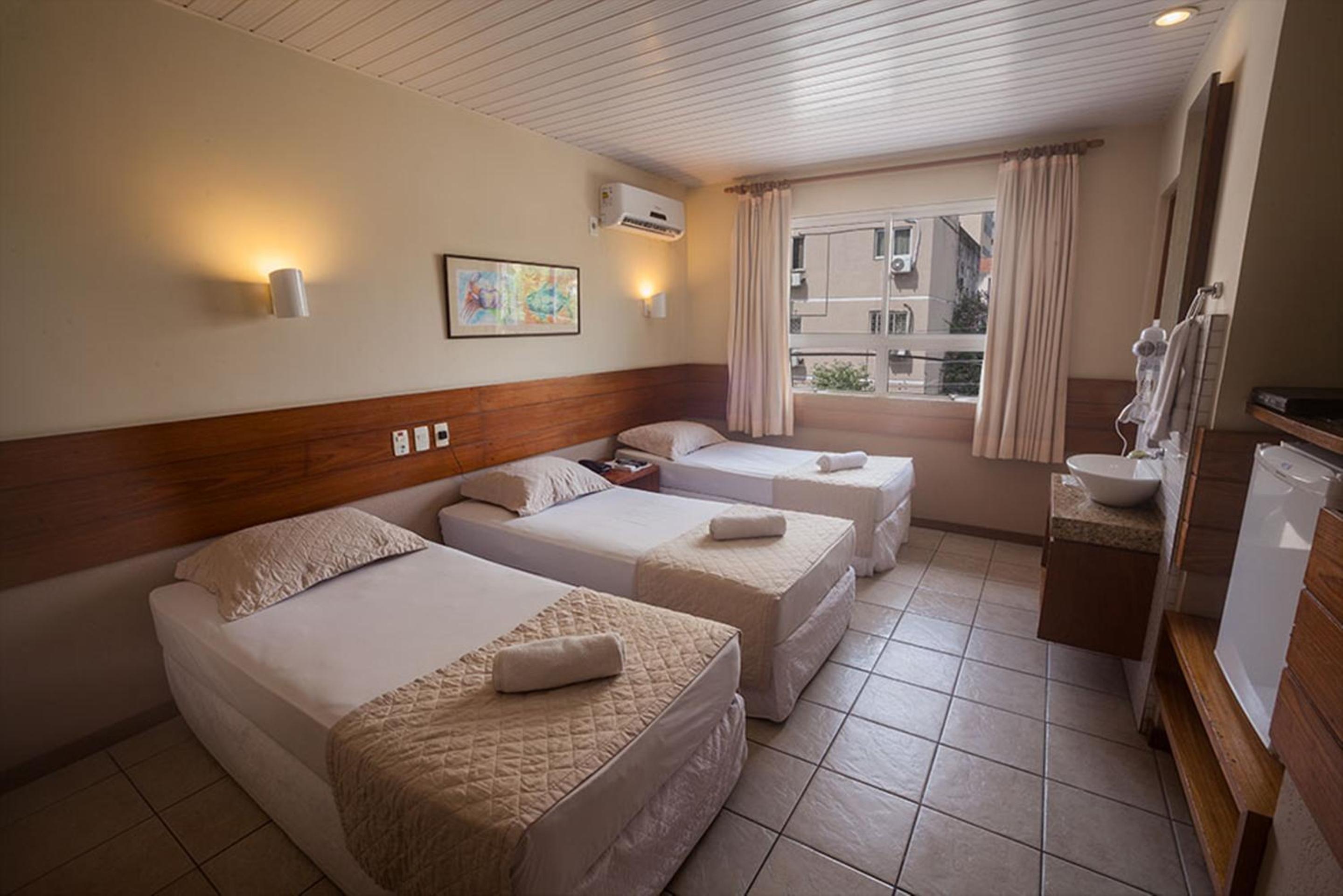Standard Triple Room - Photo 1