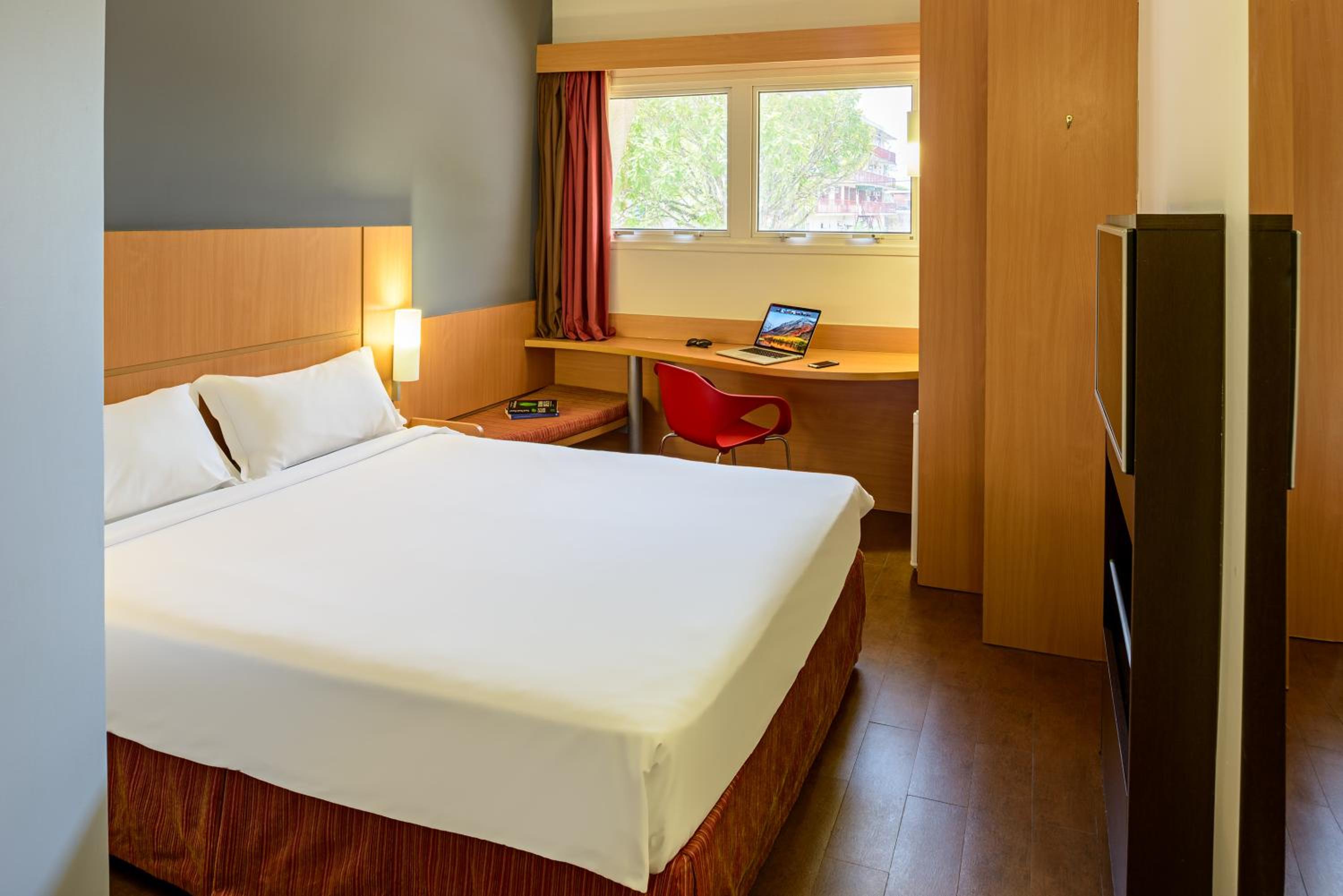Double Room - Disability Access photo 2
