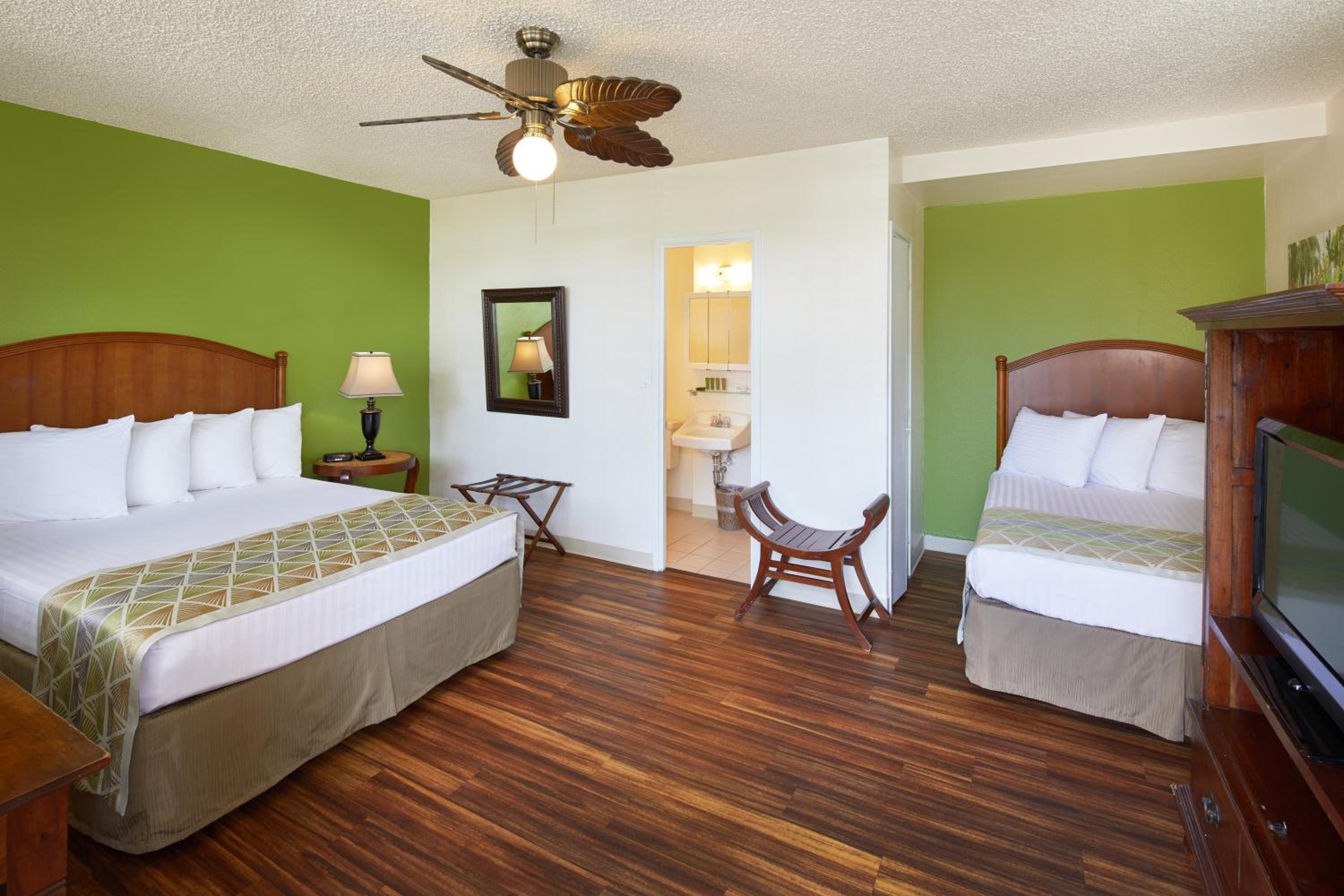 Double Room with Two Double Beds - Photo 5