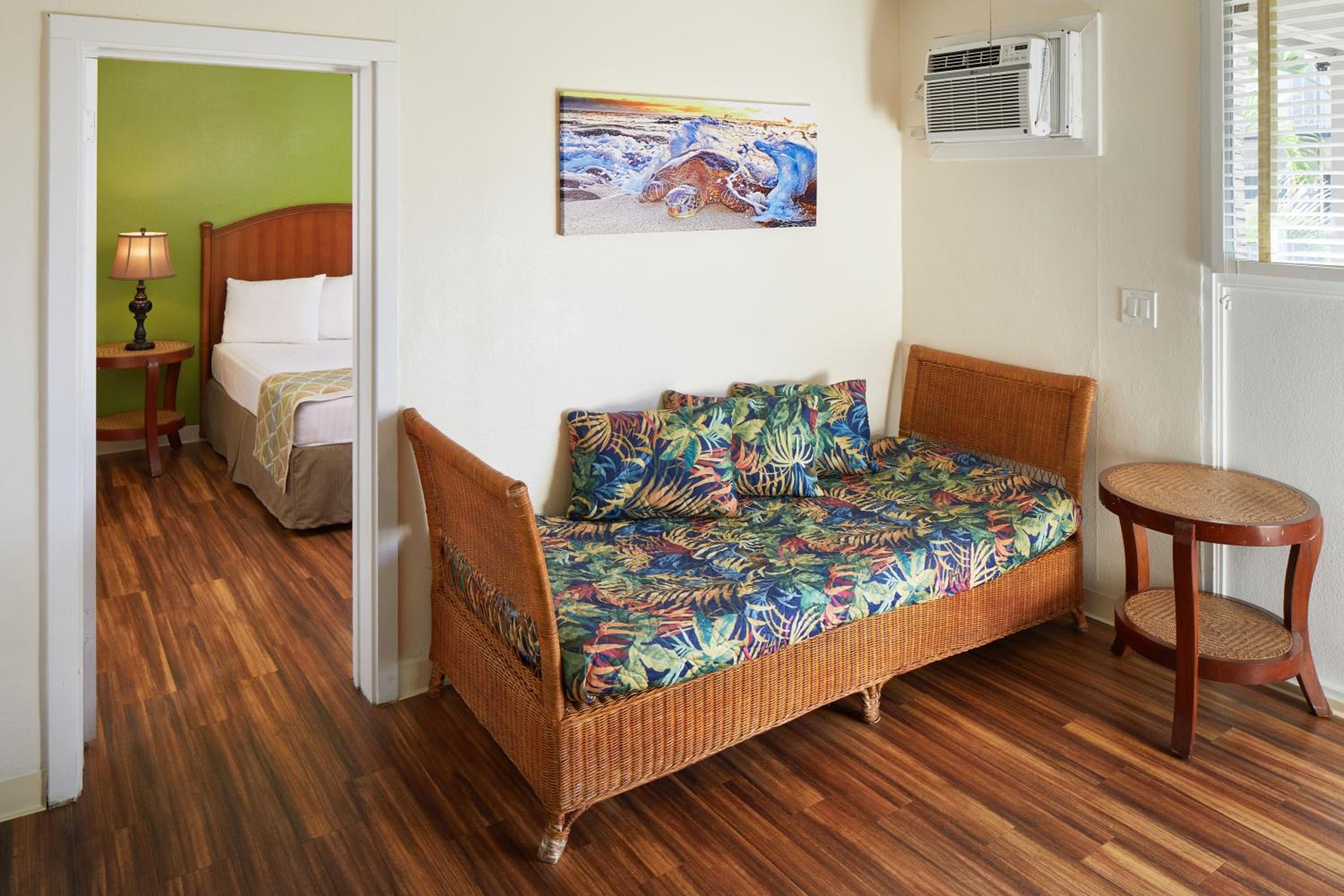 Suite - Photo 2