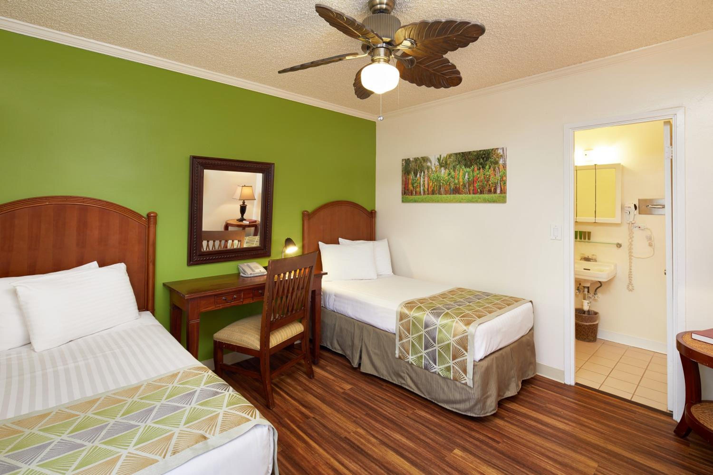 Standard Twin Room - Photo 2