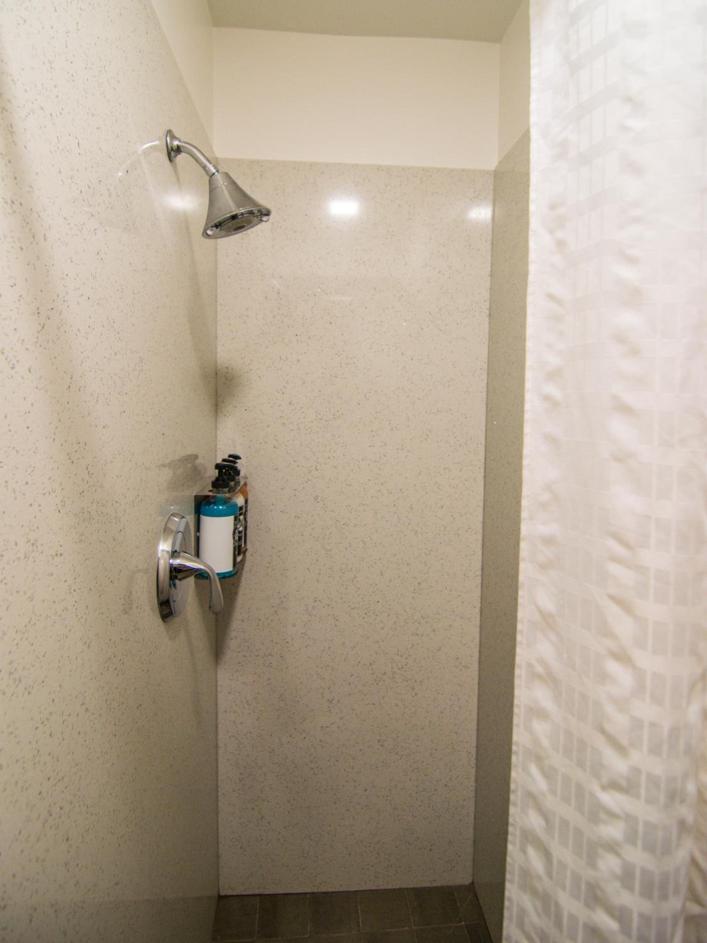 Double Twin Room with Shared Bathroom - Long-term Stay photo 3