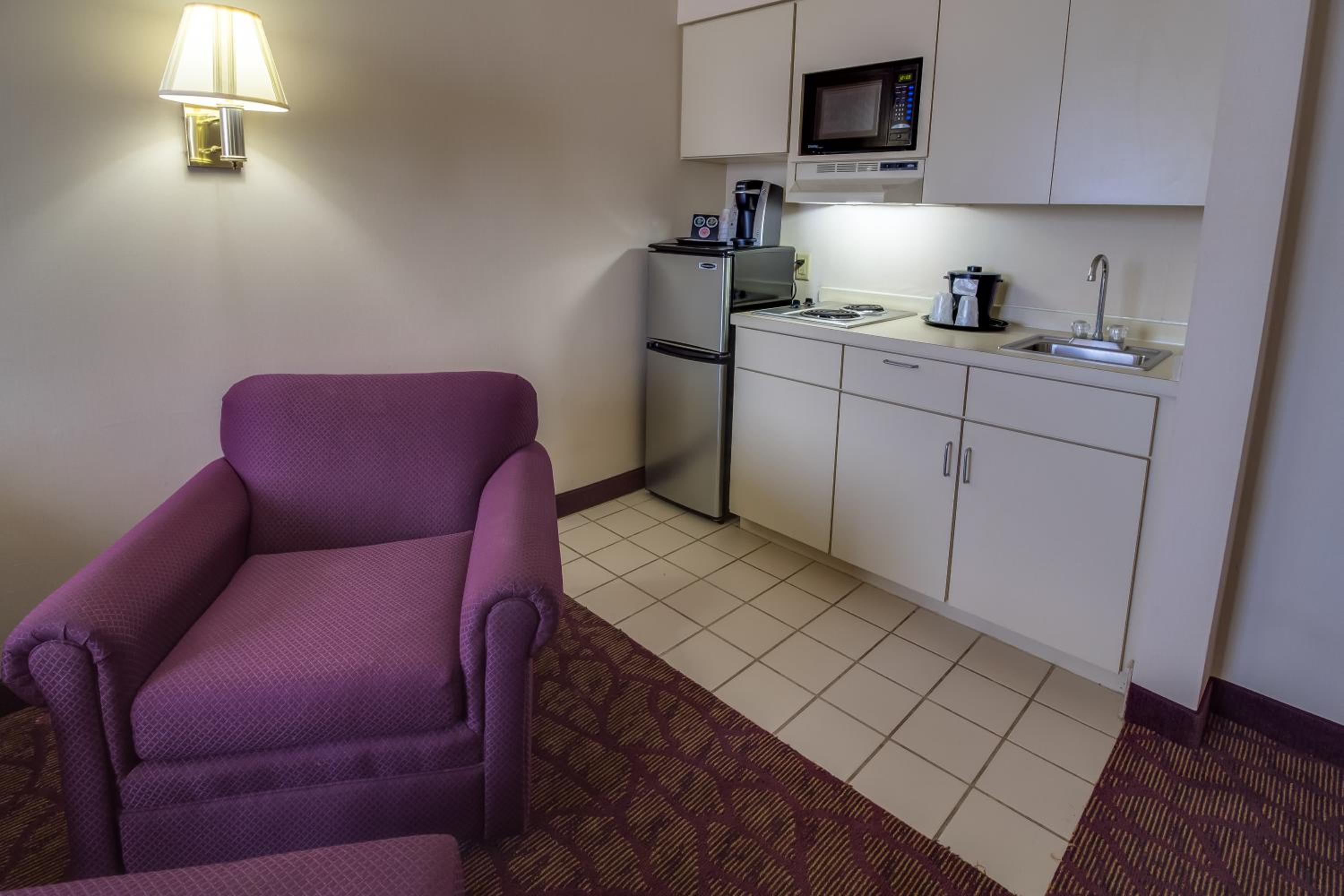 King Suite - Photo 3