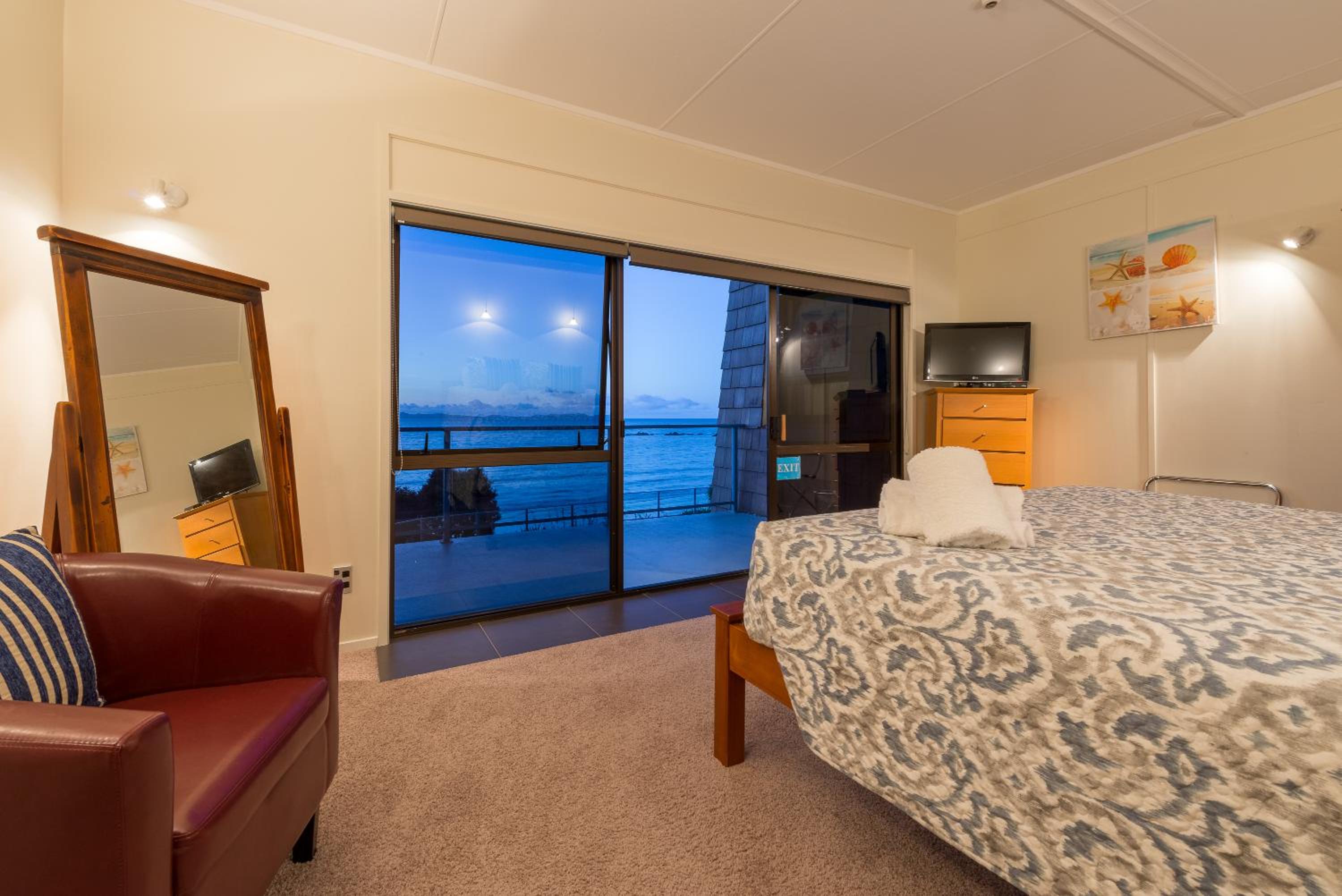 Six-Bedroom Apartment with Ocean View photo 1