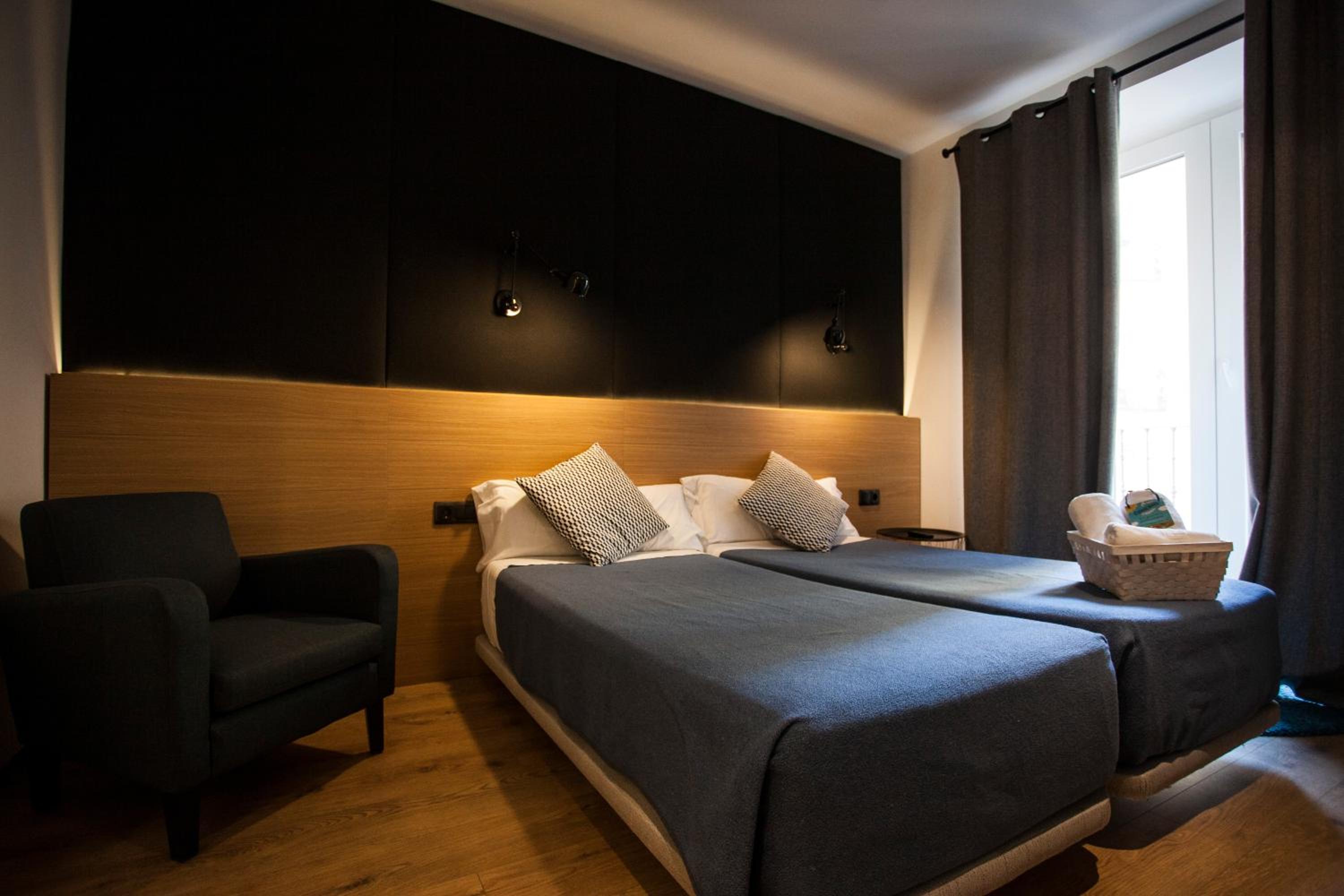 Superior Double Room with Private Bathroom photo 3