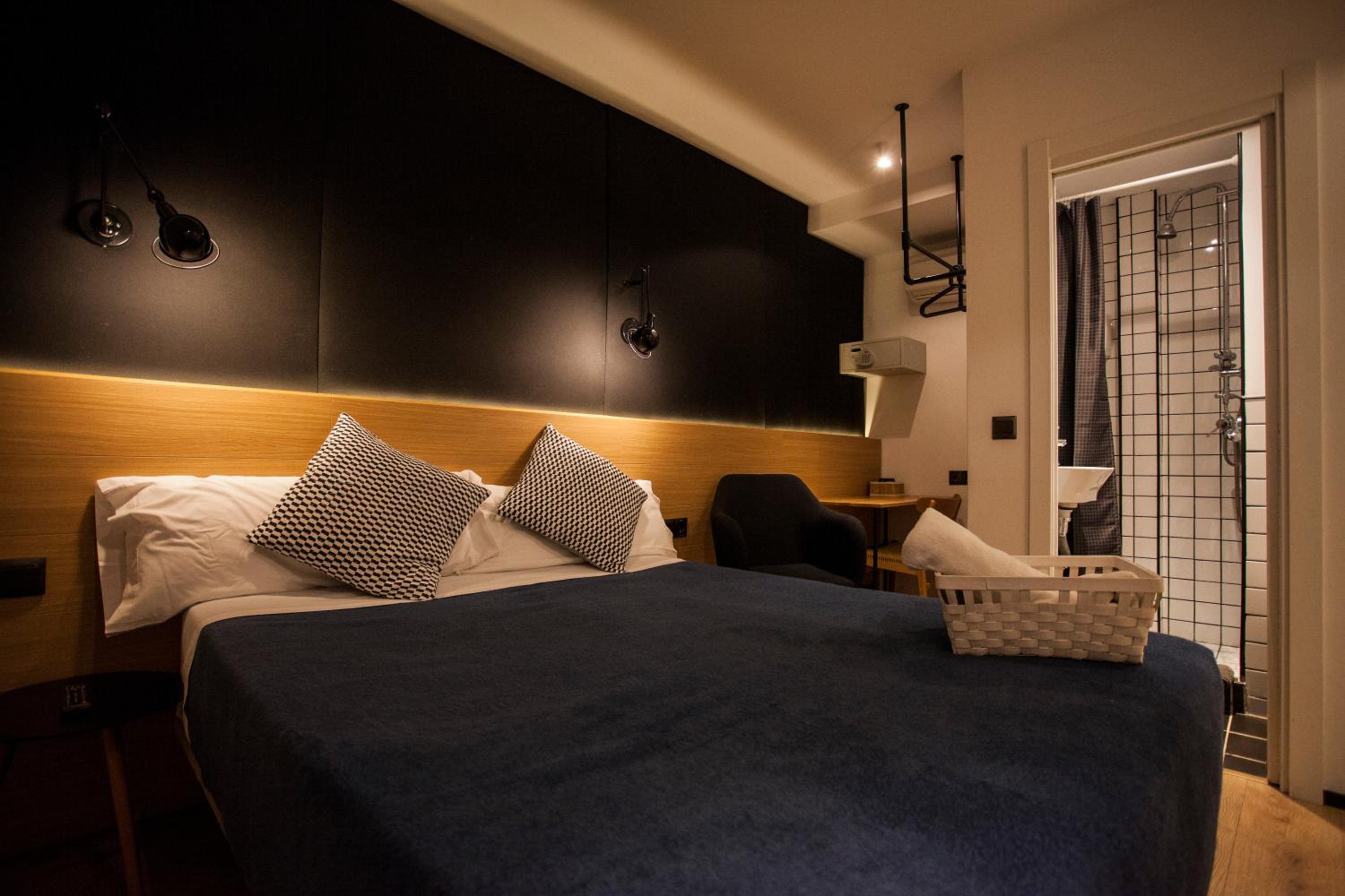 Standard Double Room with Private Bathroom photo 3