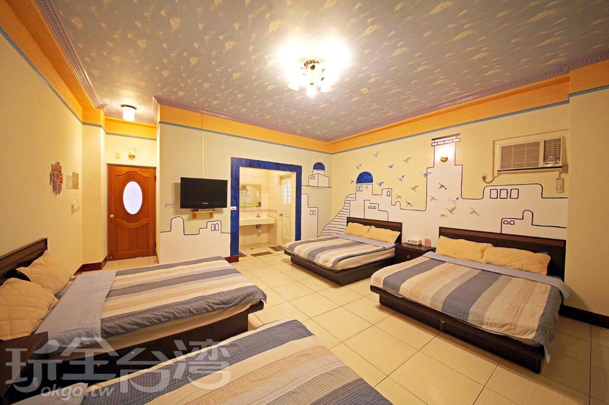Family Room (8 Adults) photo 1
