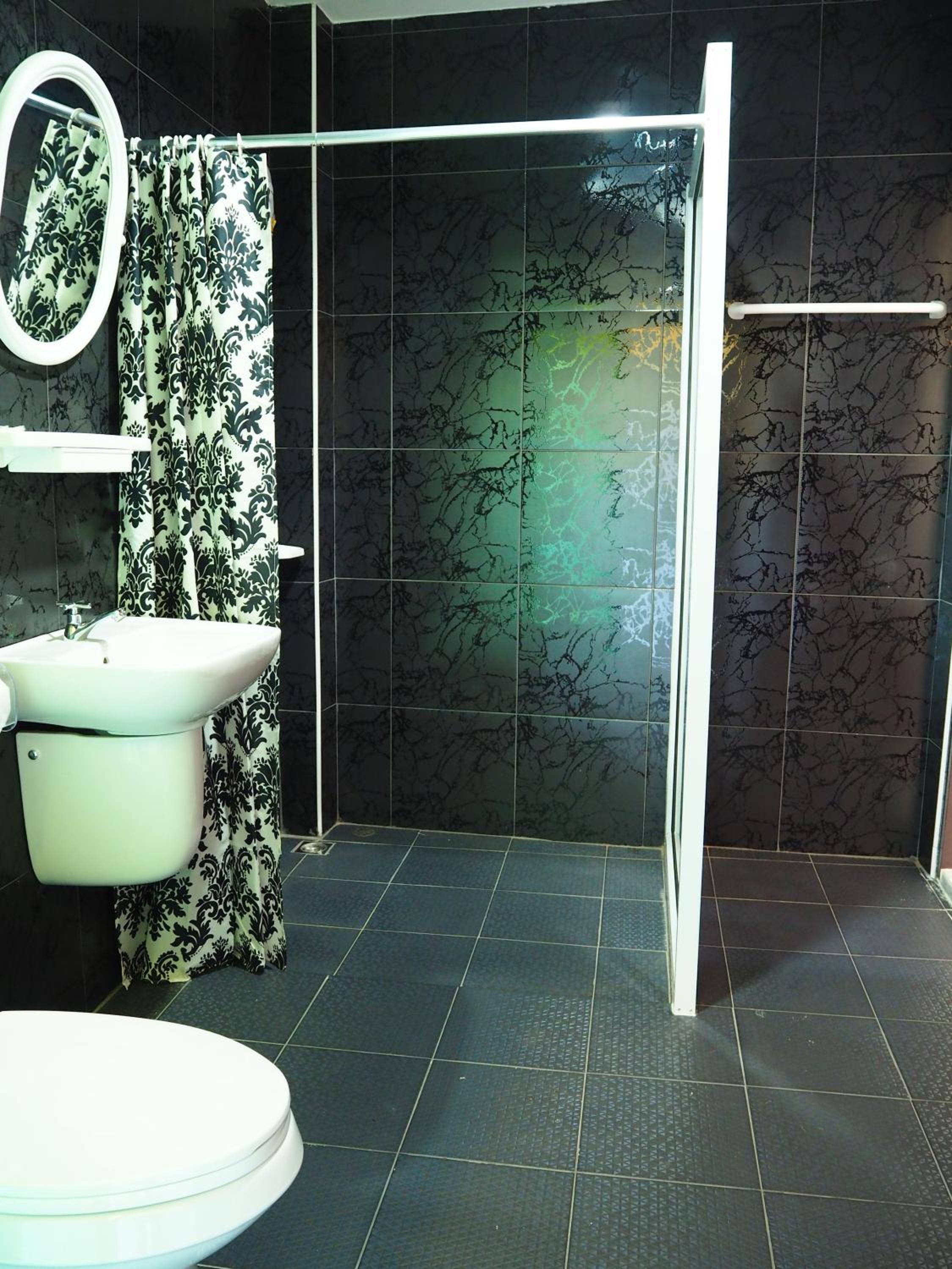 Double Room - Photo 25
