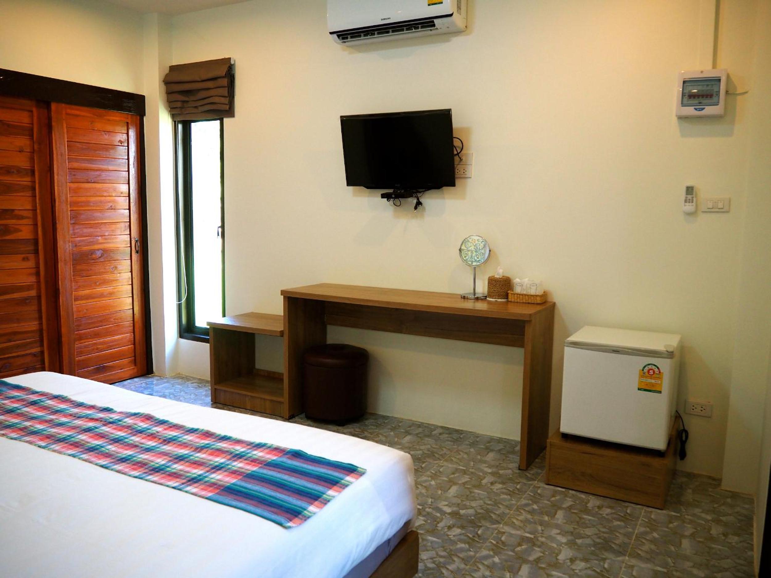 Double Room - Photo 15
