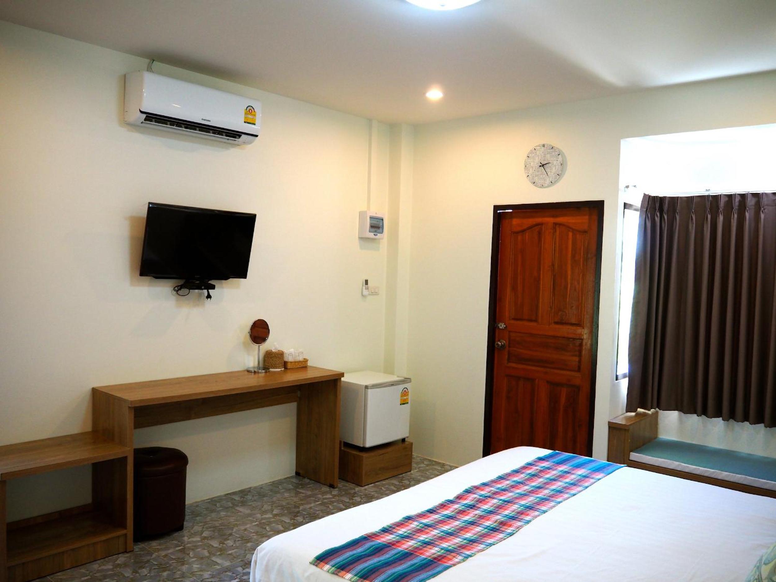 Double Room - Photo 28