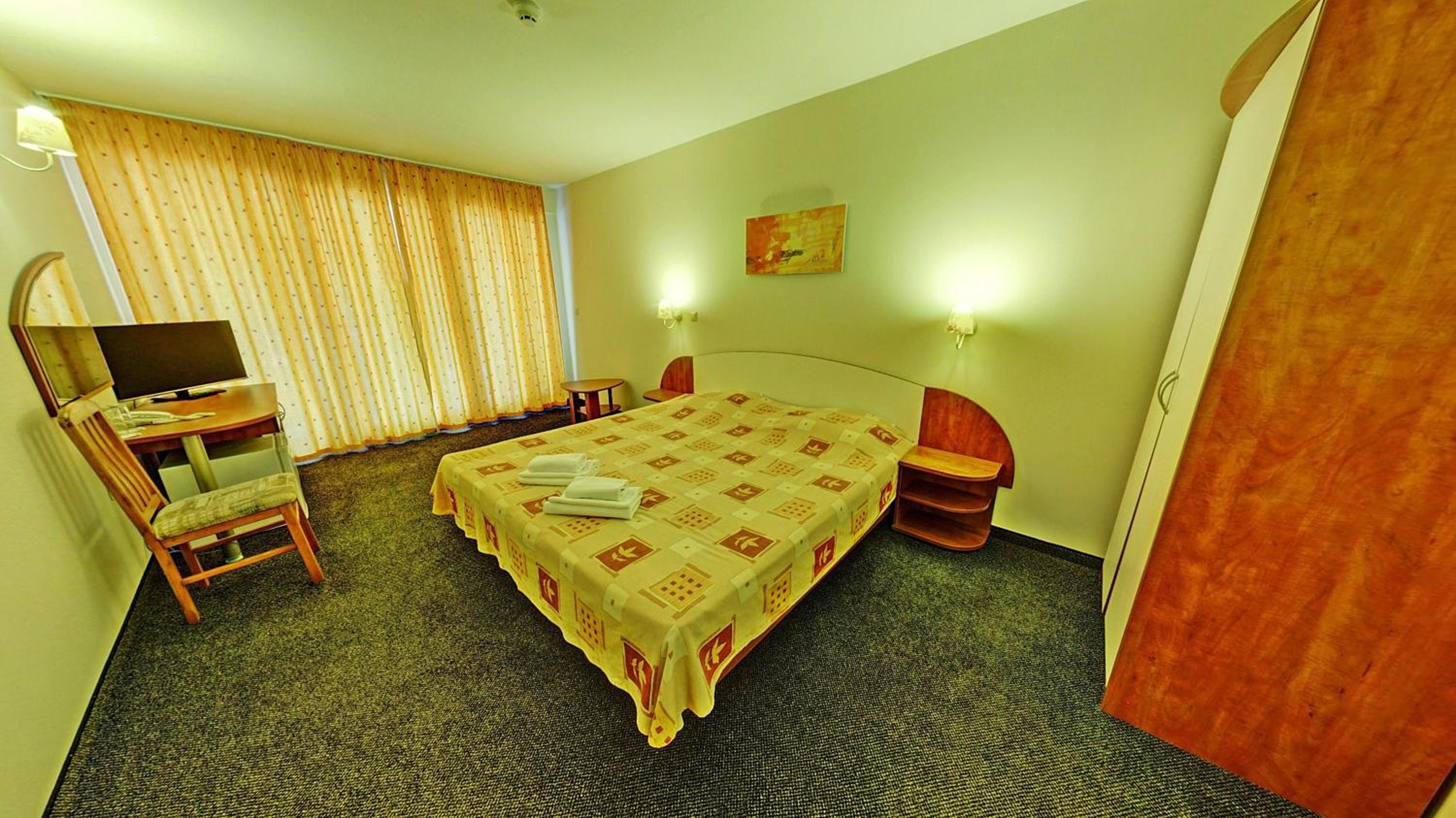 Double or Twin Room with Balcony photo 1