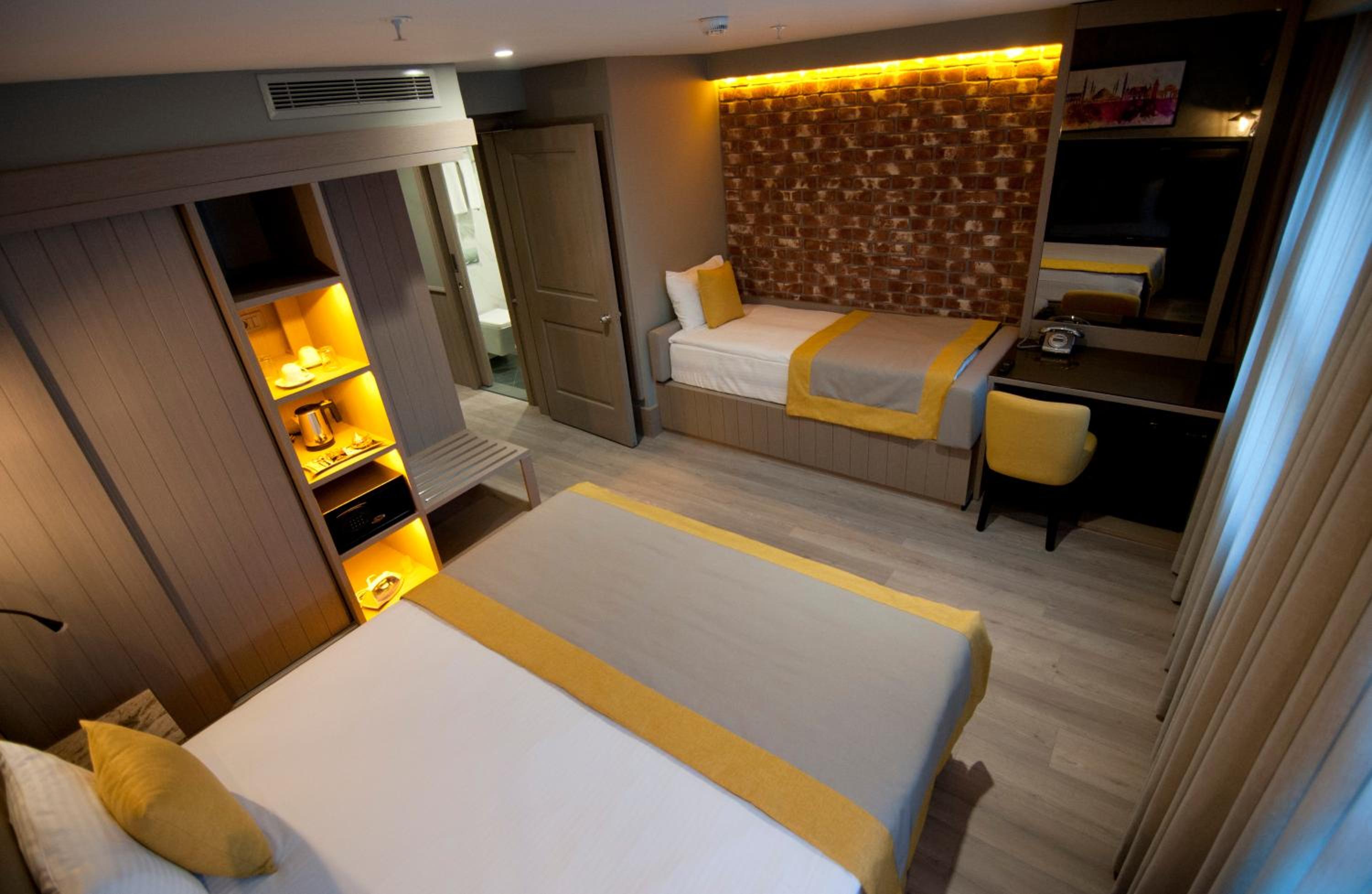Annex - Junior Family Suite (2 Rooms + 1 Bathroom) photo 2