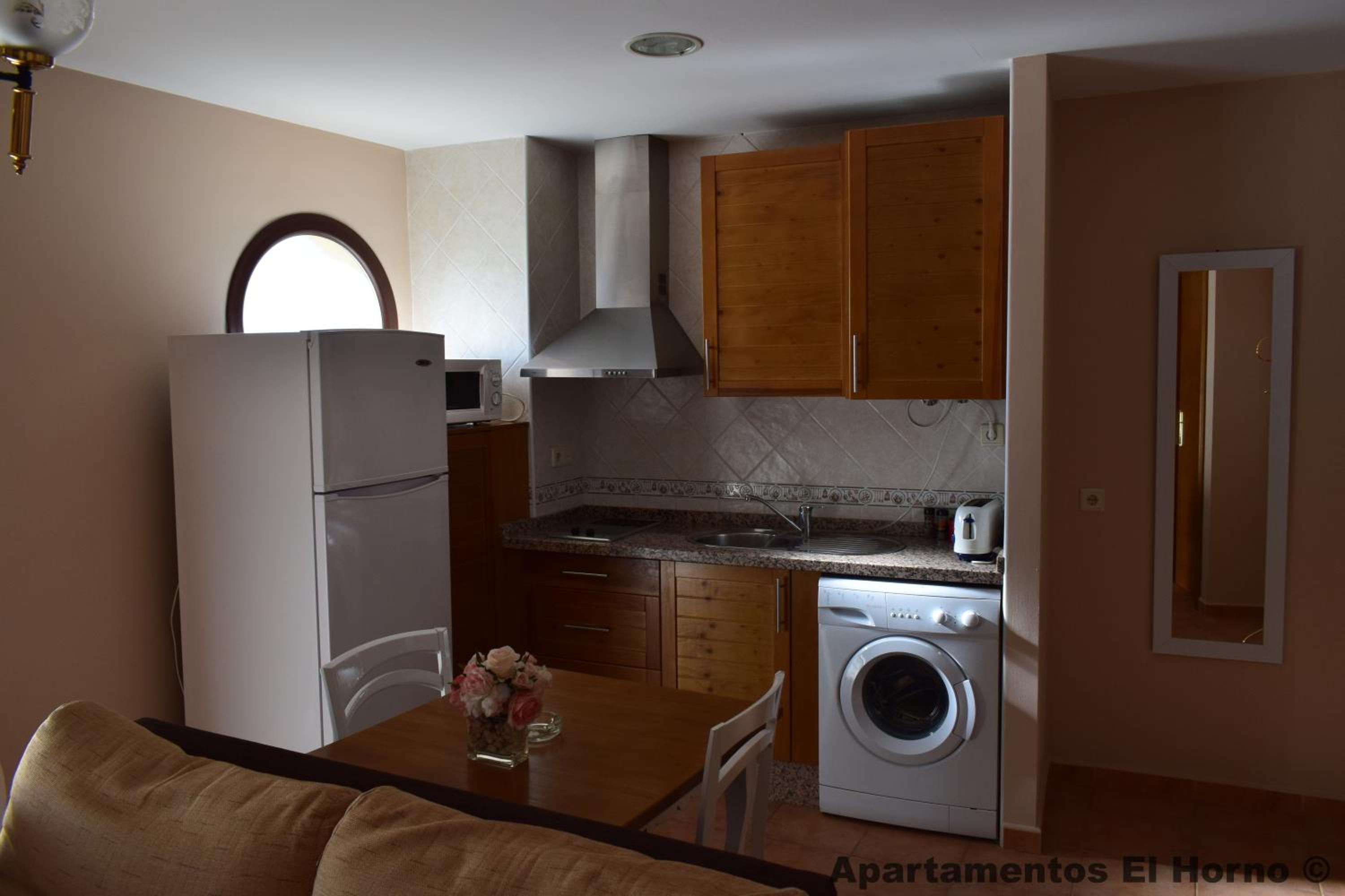 Apartment with Balcony - Photo 4