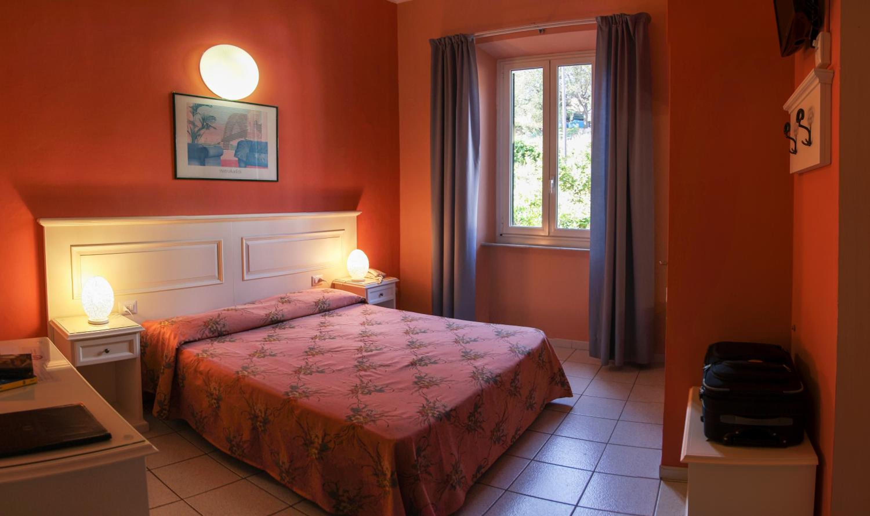 Double or Twin Room - Photo 9