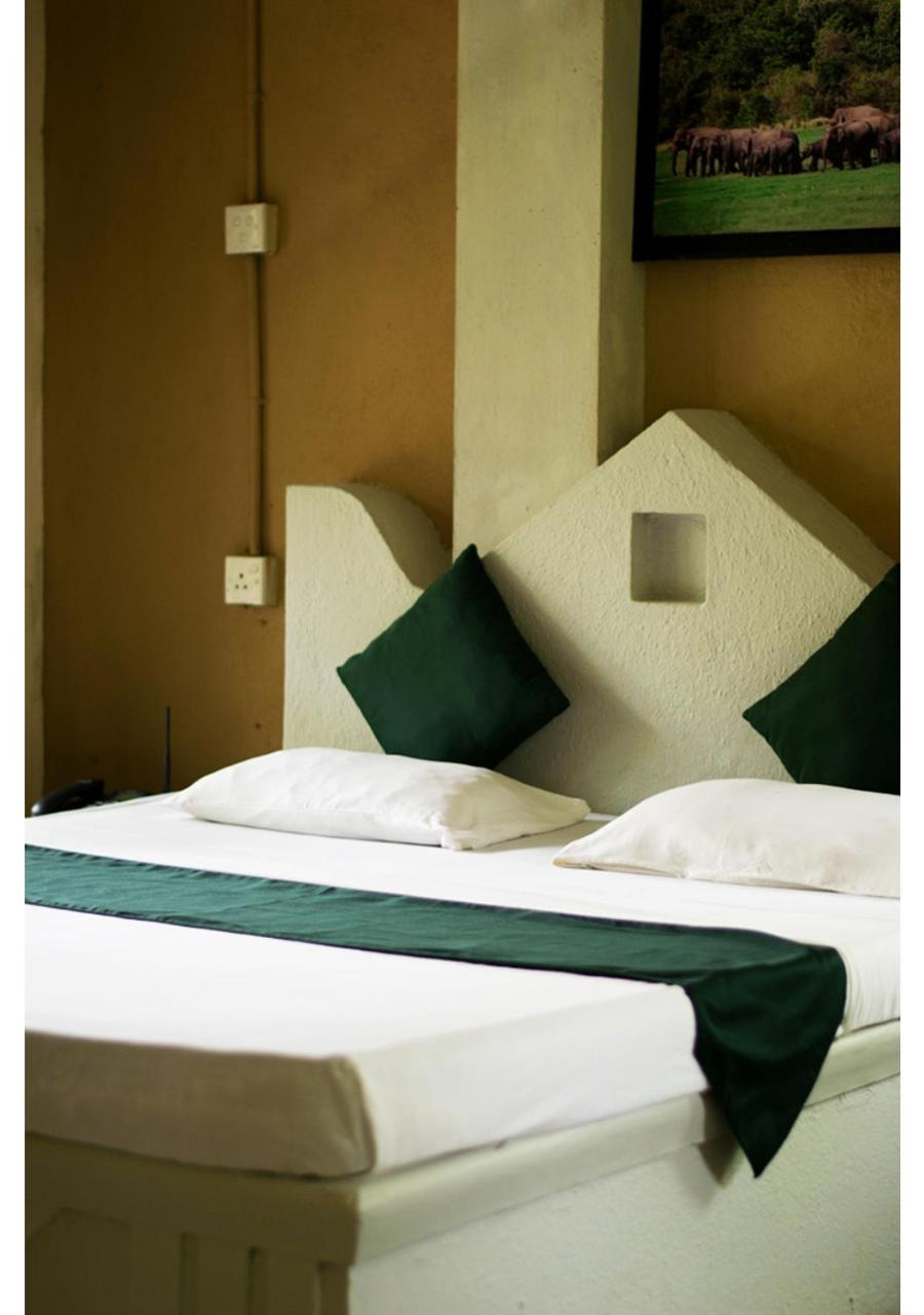 Standard Non/AC Room - Photo 13
