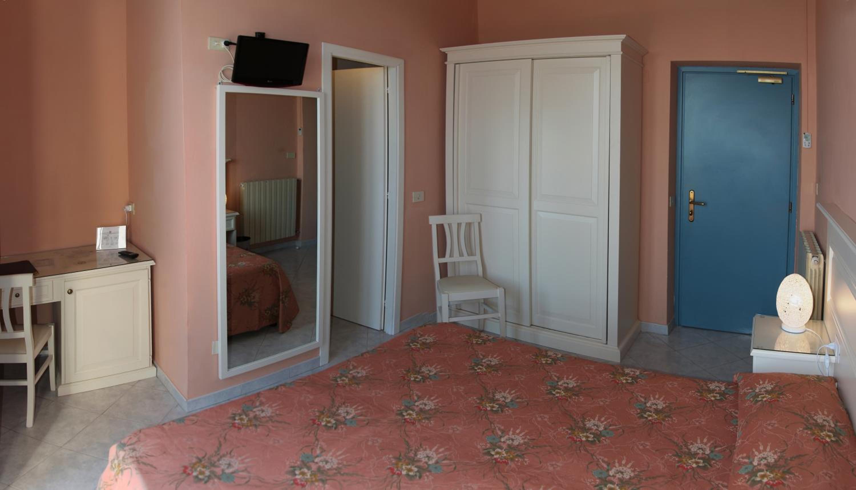 Double or Twin Room - Photo 1