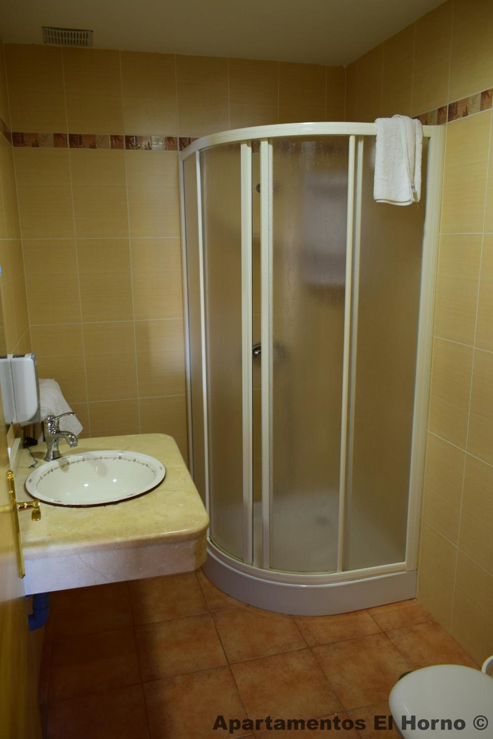 Apartment with Balcony - Photo 8