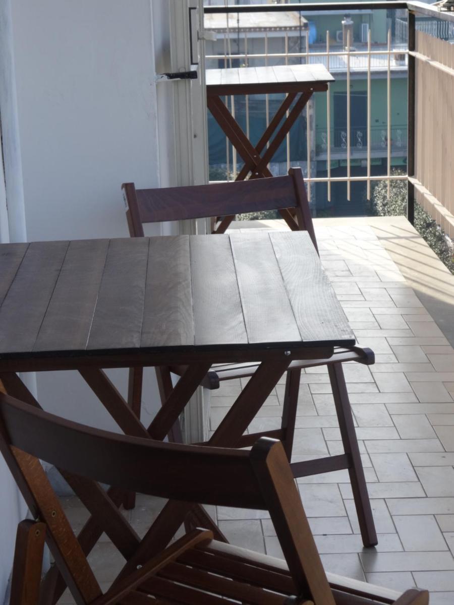 Family Room with Balcony photo 3
