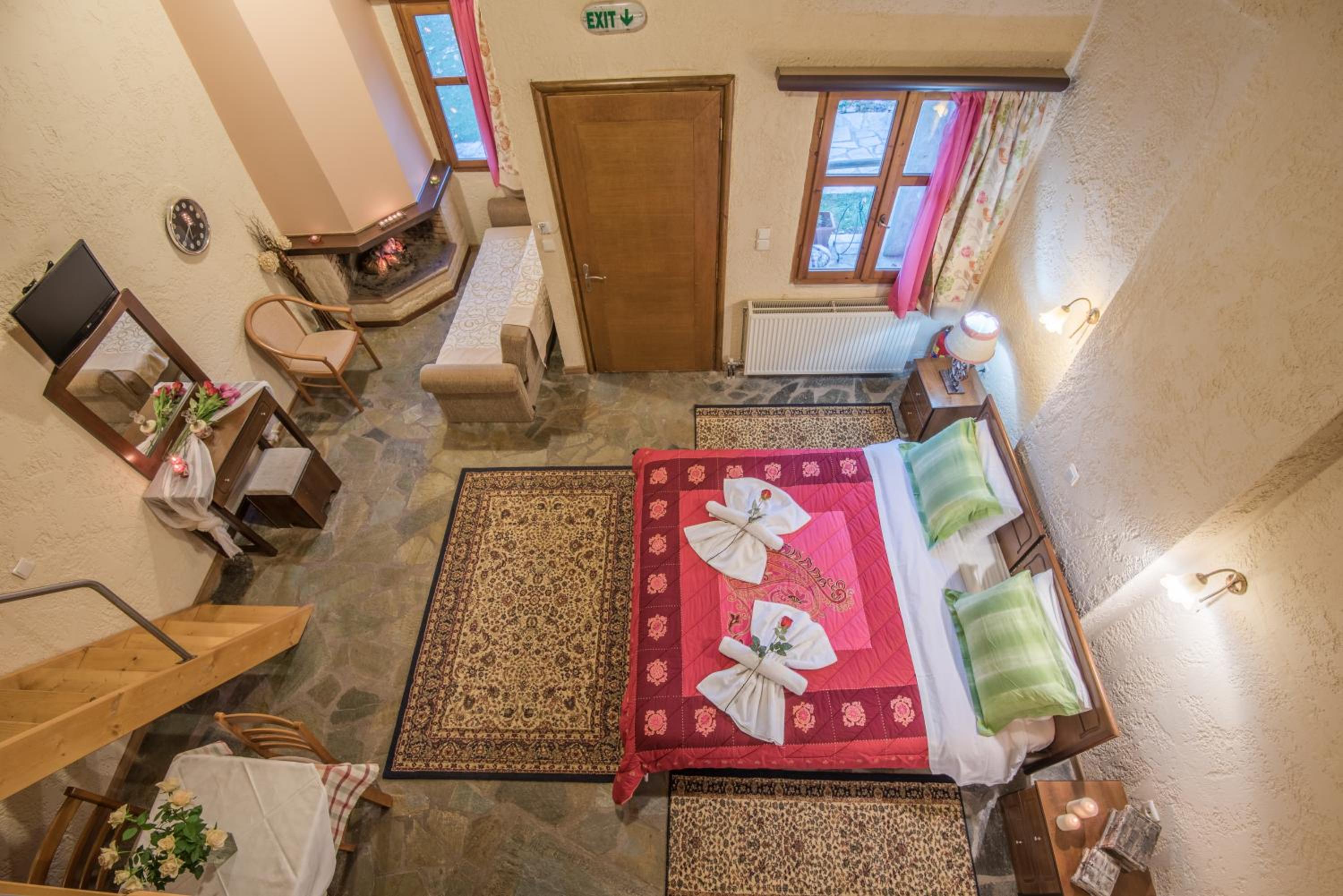 Apartment - Split Level photo 2