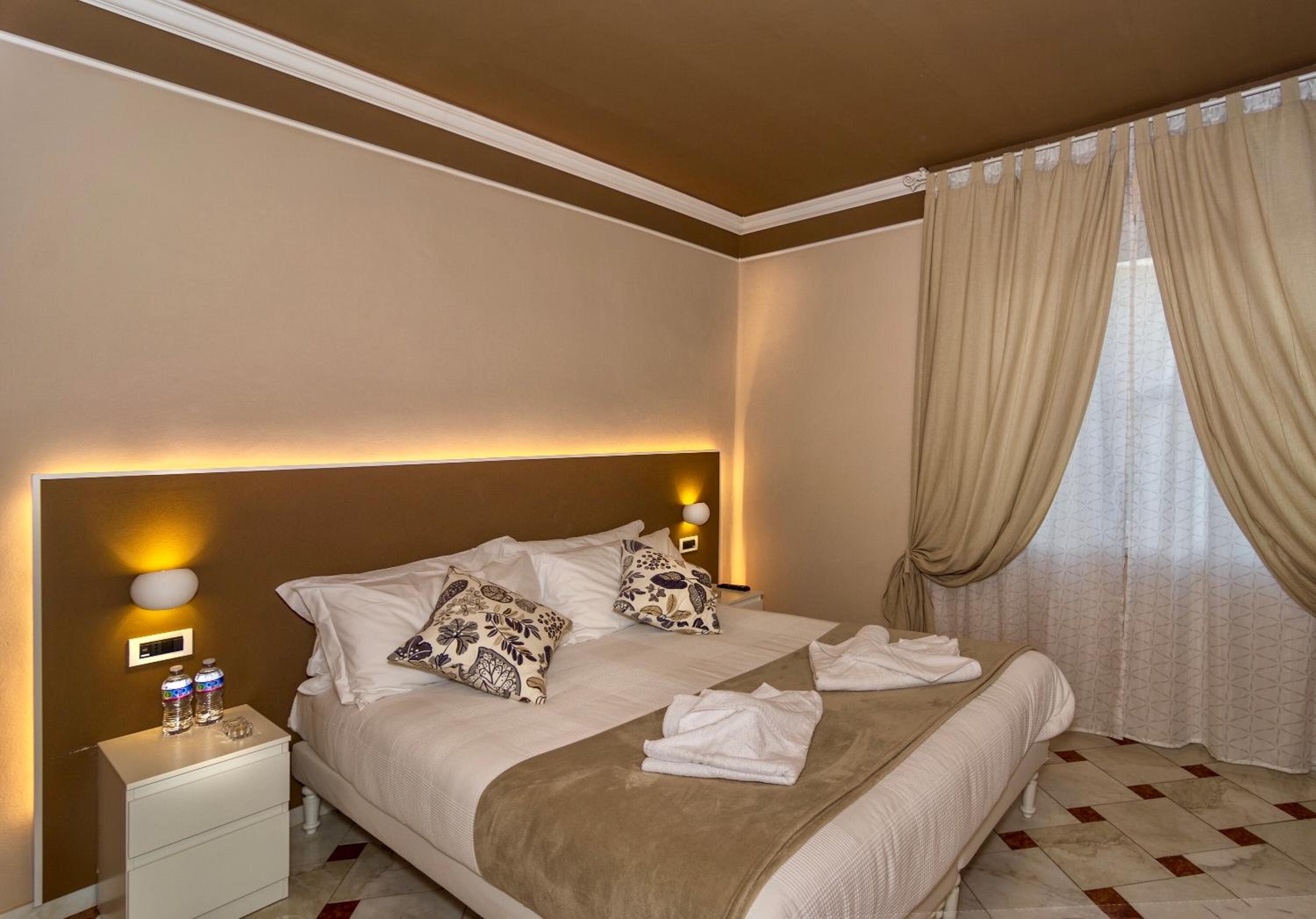 Double Room with Private Bathroom photo 3