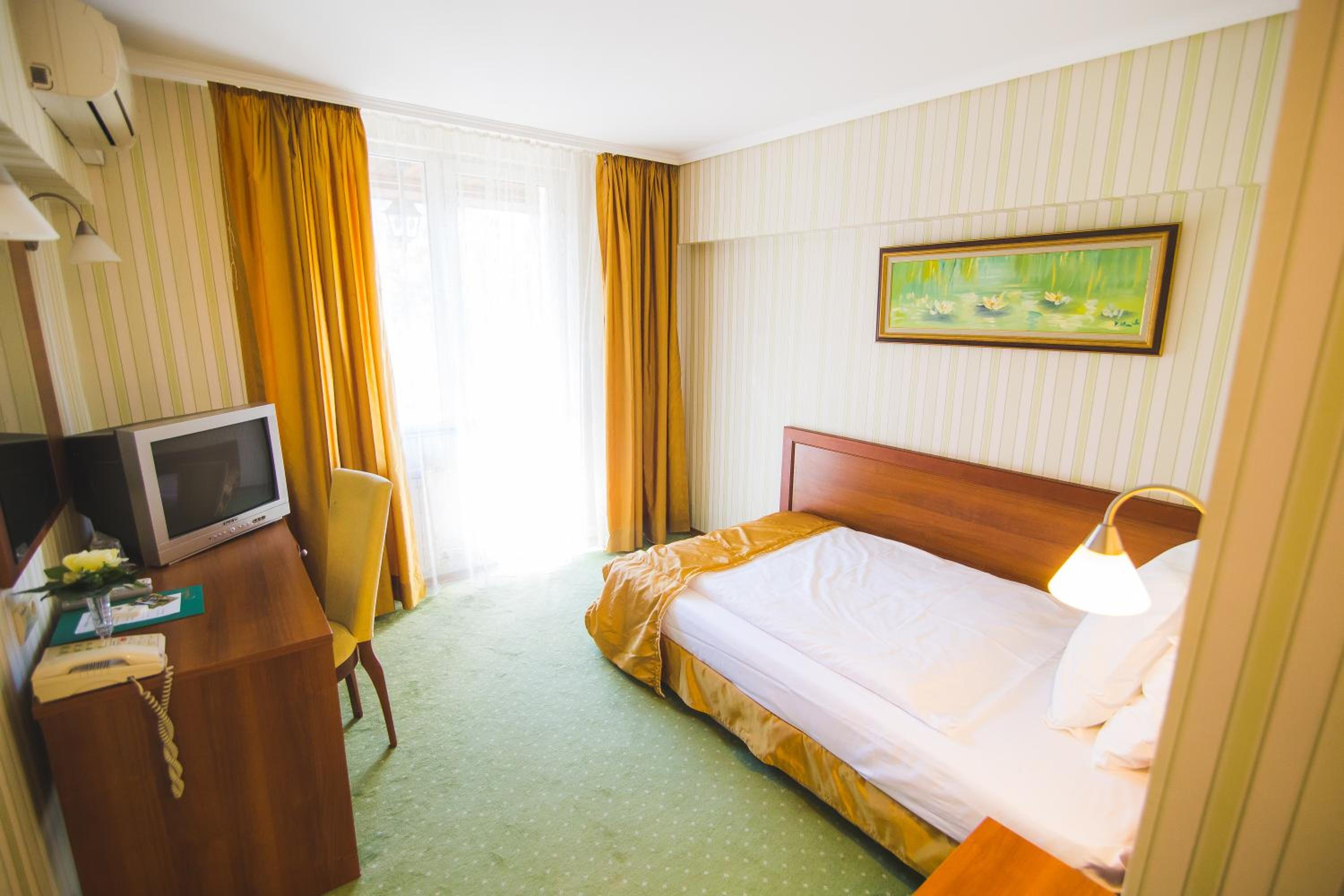 Single Room photo 2