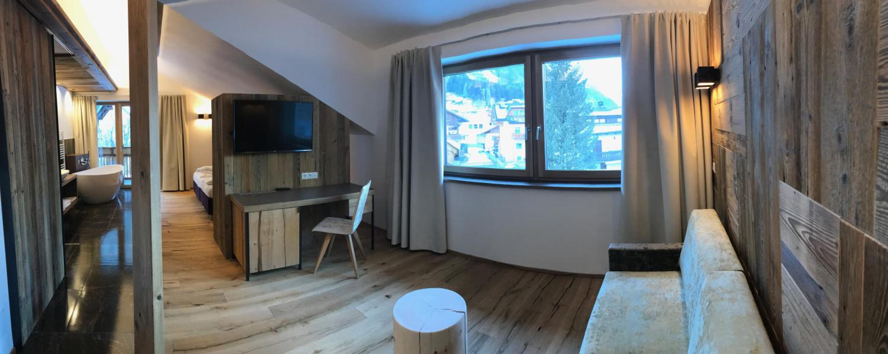 Suite with Balcony photo 3