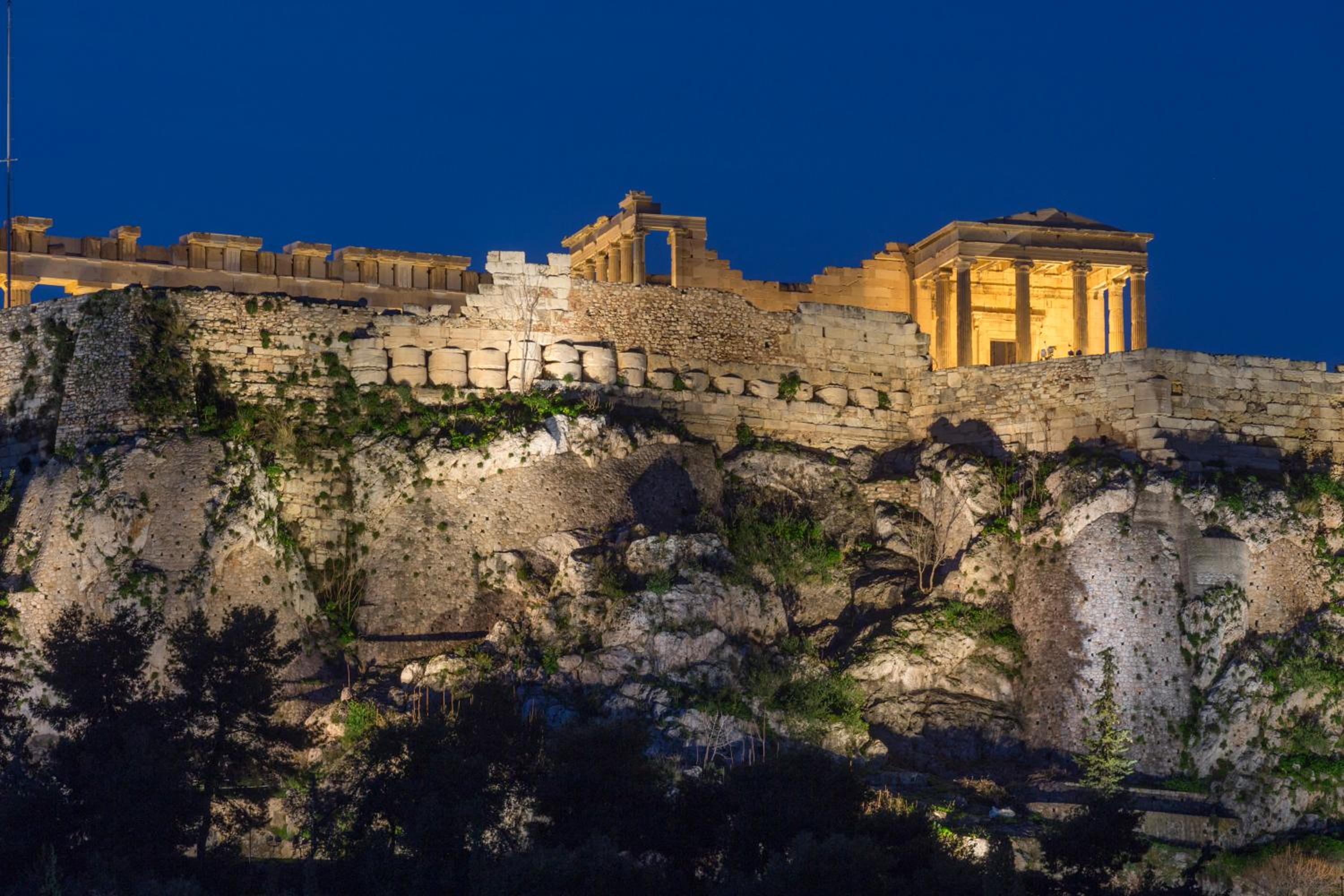 Elegant Apartment with Acropolis View photo 3
