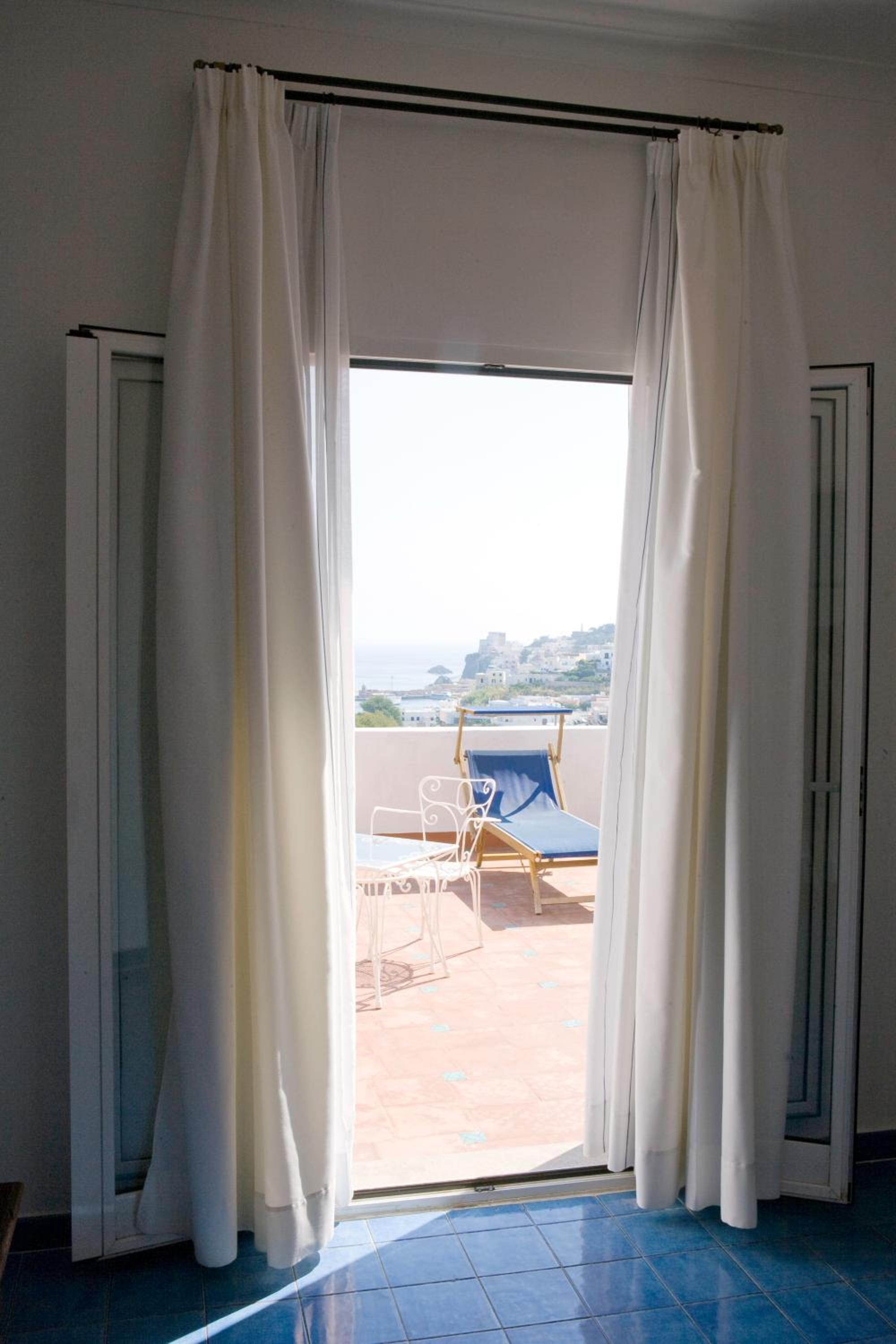 Suite with Sea View (2 Adults) photo 2