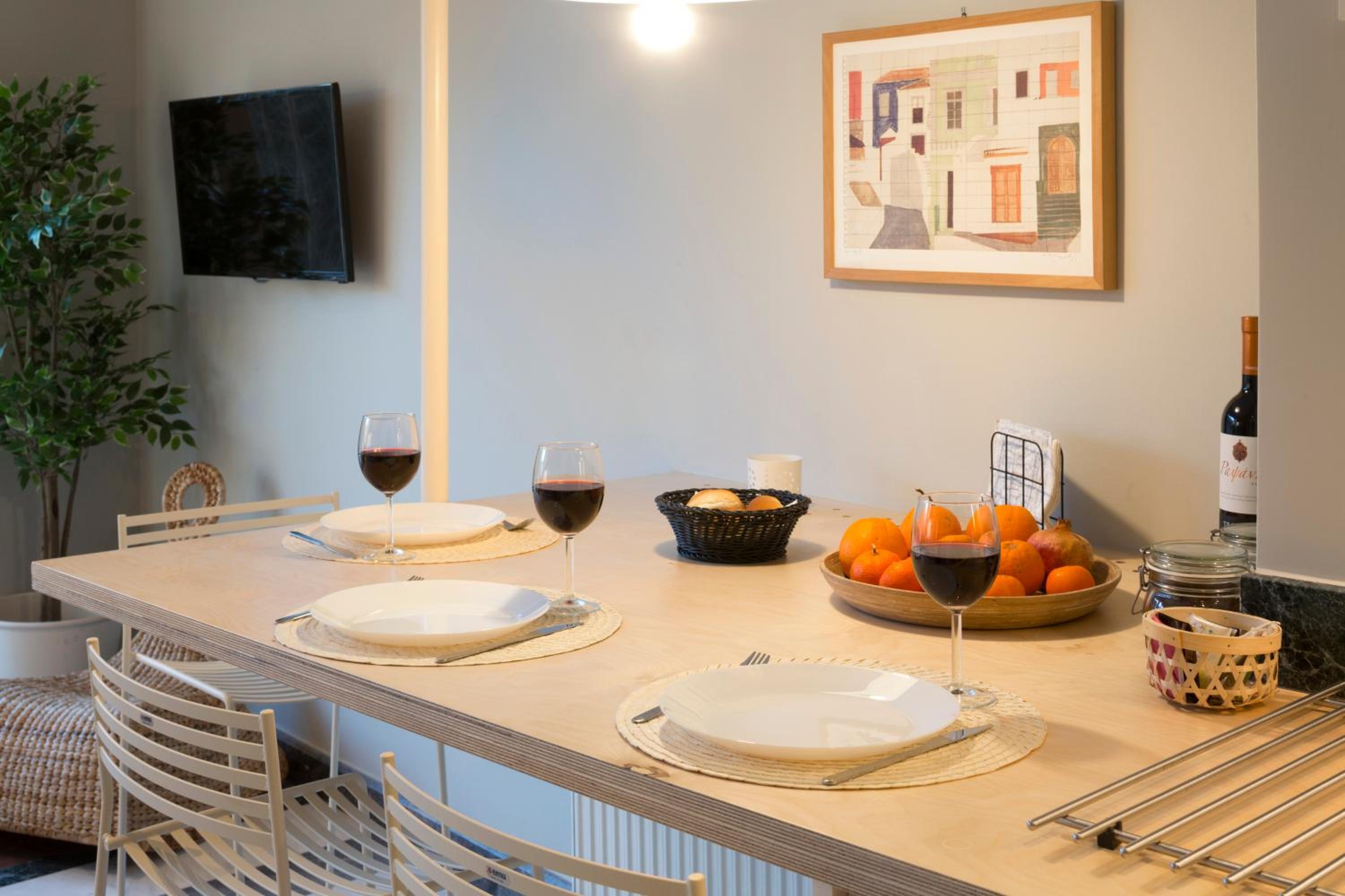 Elegant Apartment with Acropolis View photo 2