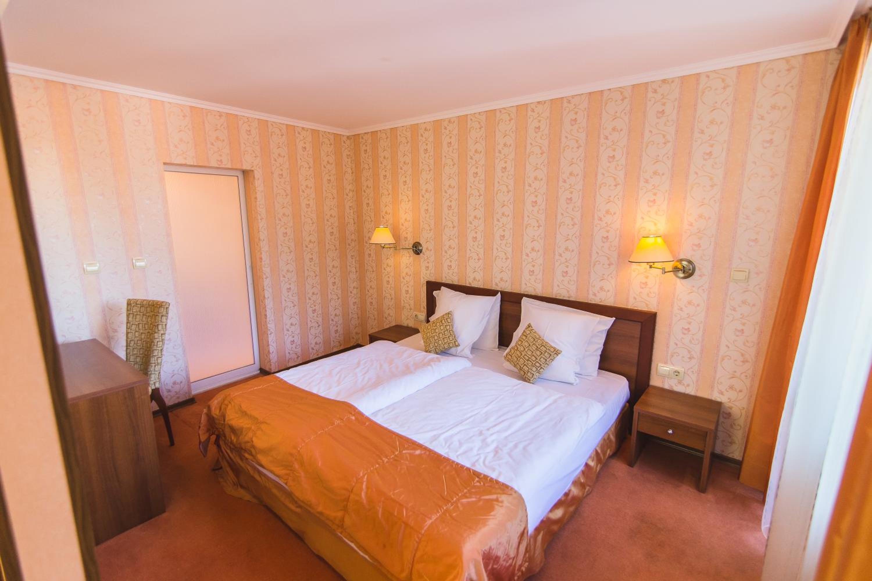 Junior Suite with Balcony photo 1