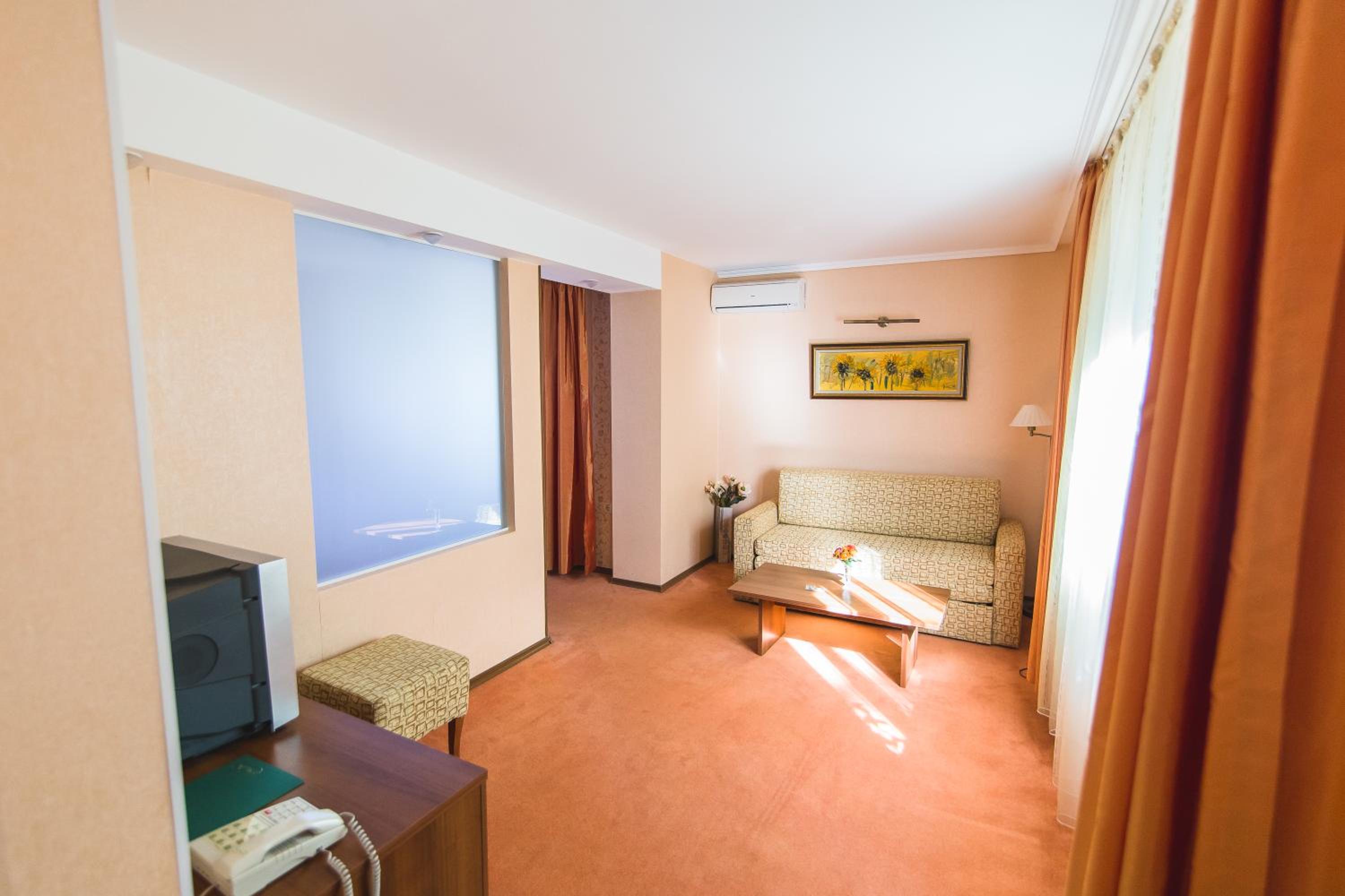 Junior Suite with Balcony photo 3