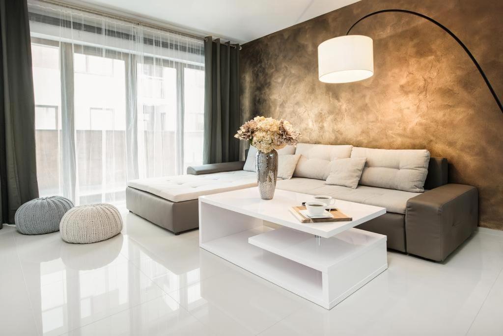 Deluxe Apartment with Balcony - Photo 8