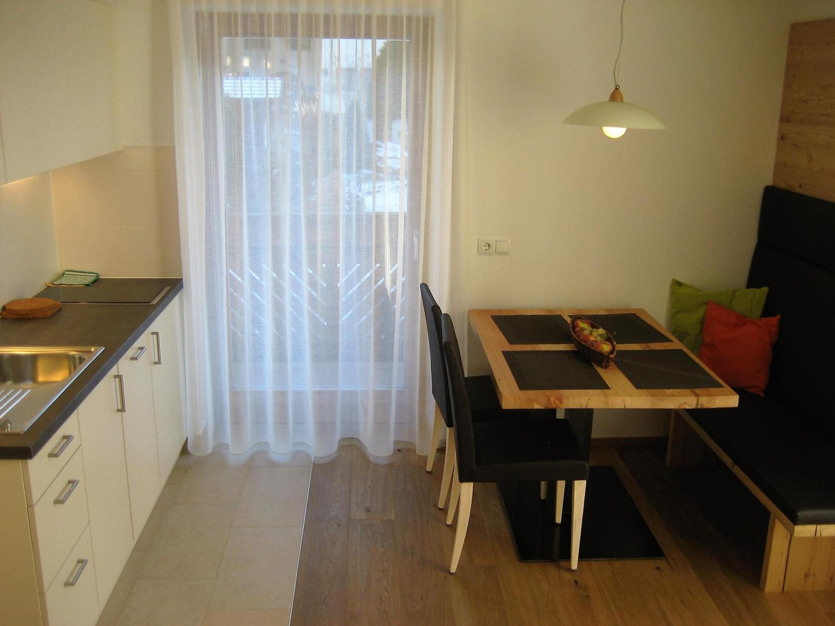 Apartment with Balcony photo 3