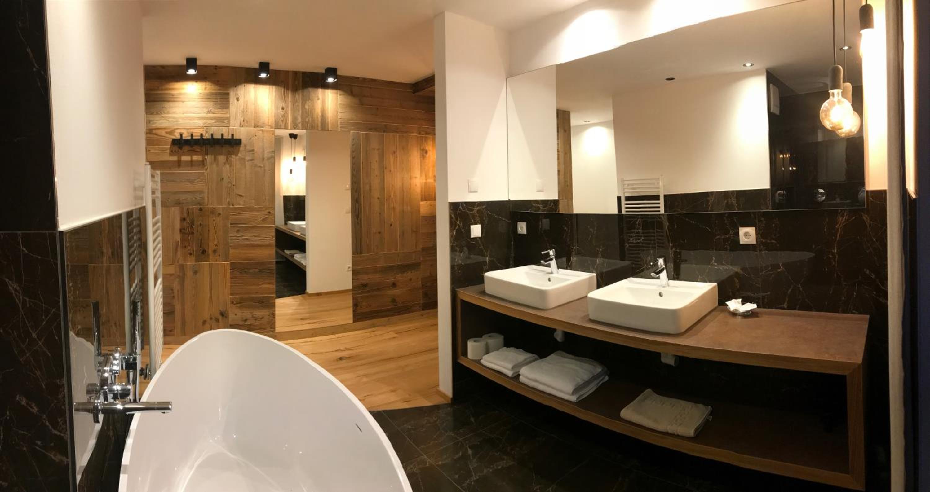 One-Bedroom Suite photo 2