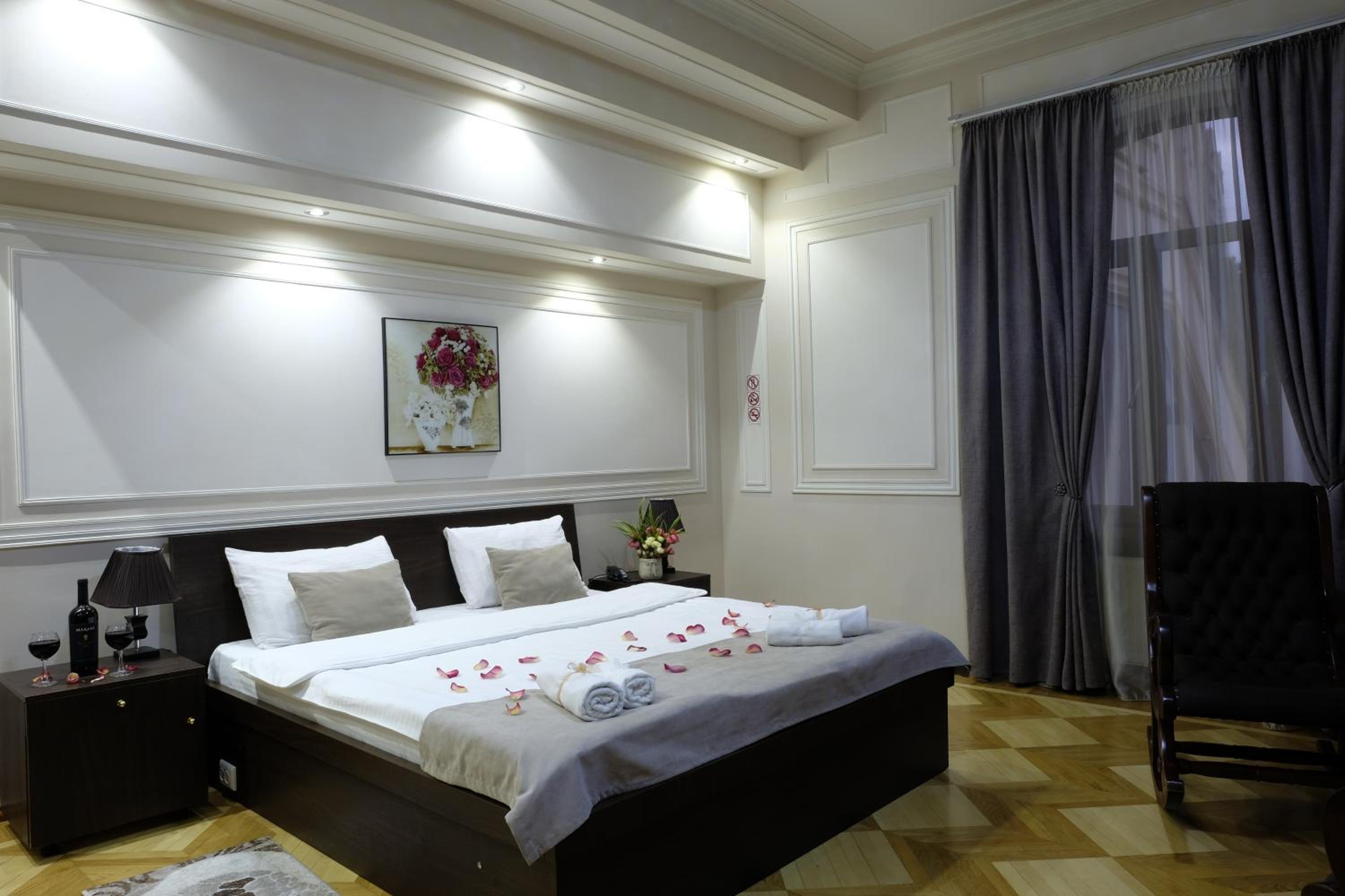 Suite with Hot Tub and Balcony