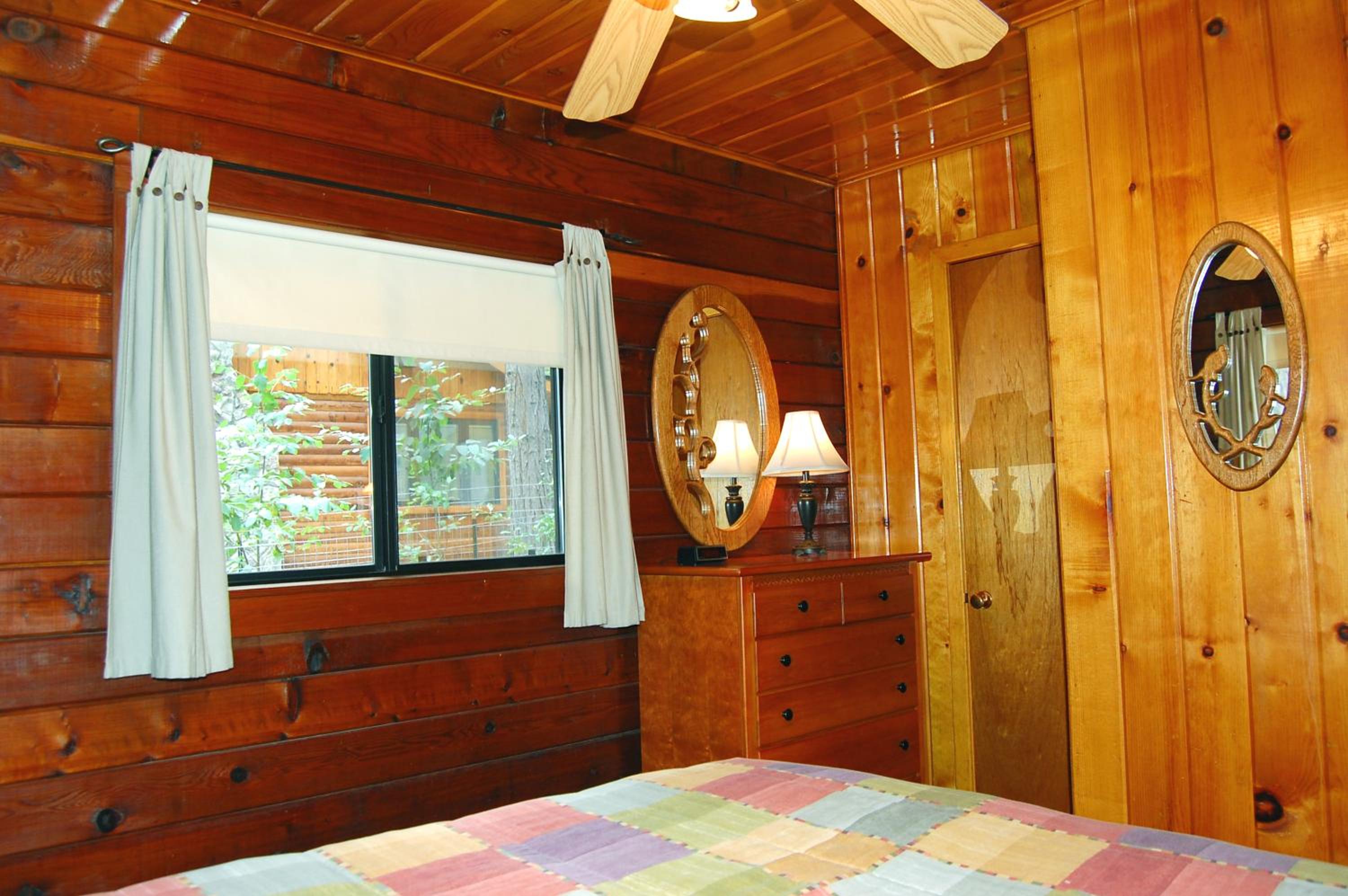 One-Bedroom House photo 1