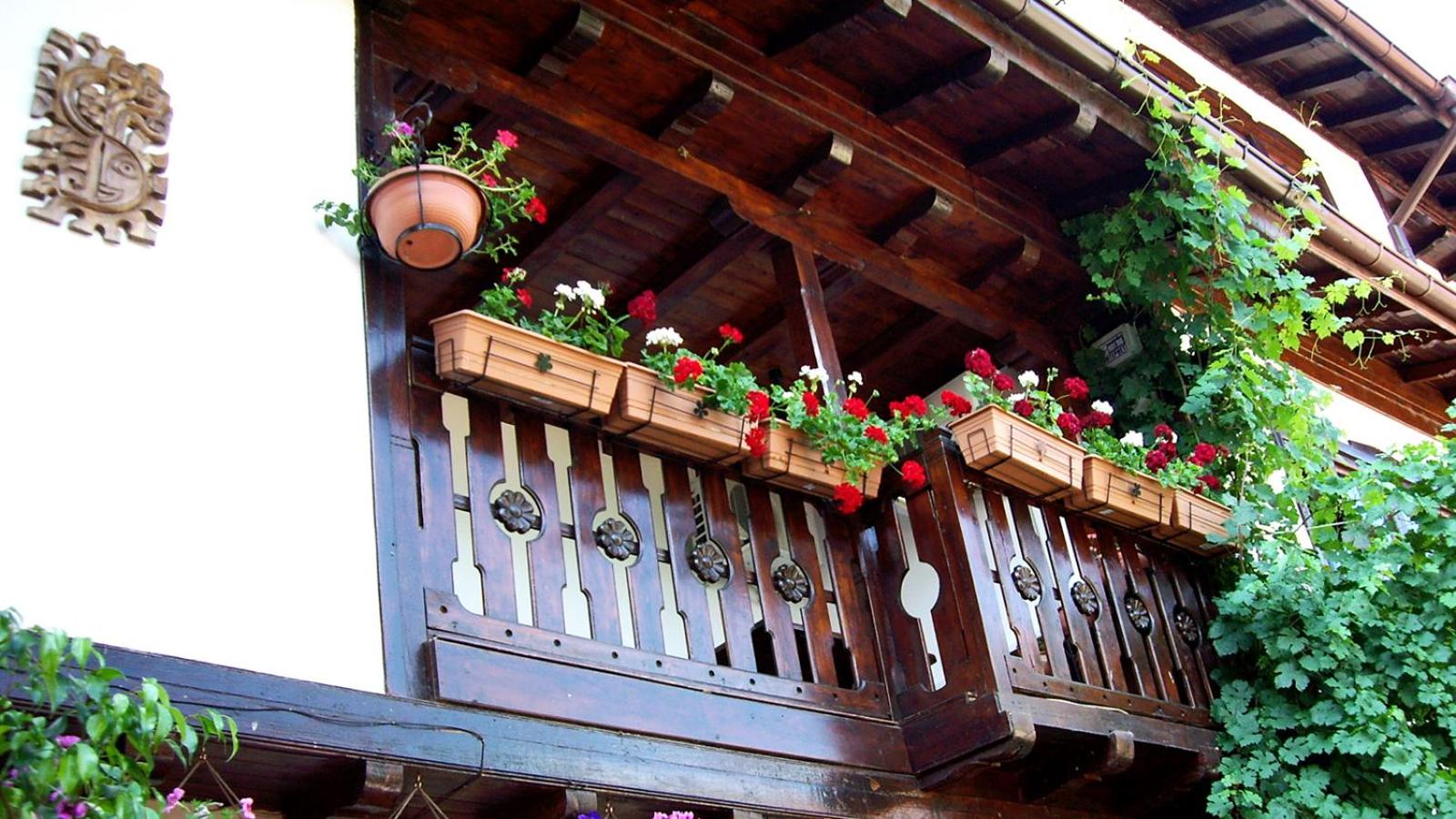 Suite with Balcony - Photo 4