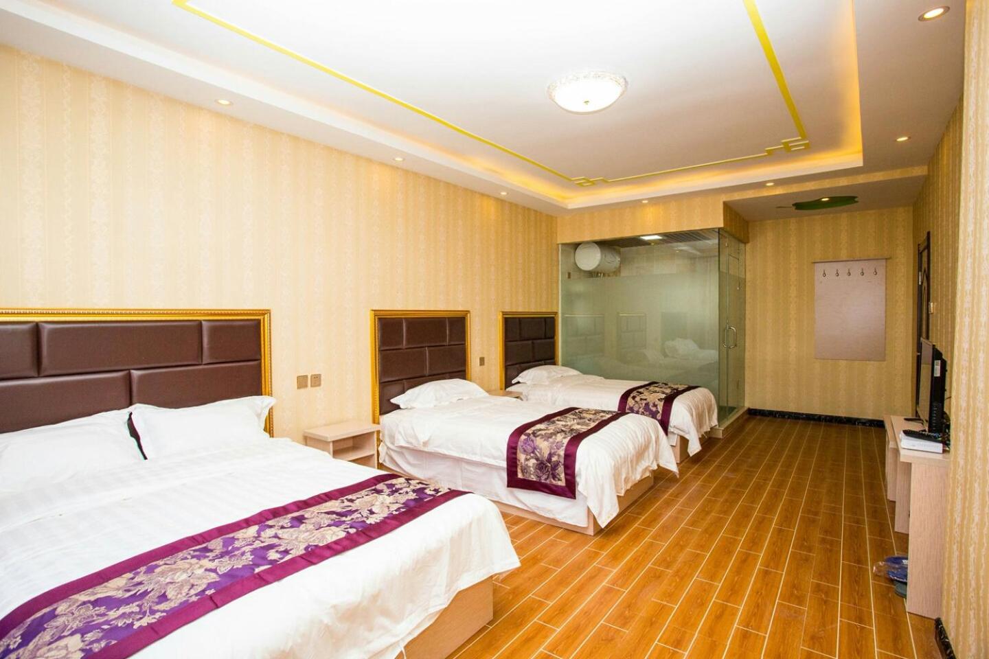 Mainland Chinese Citizens - Quadruple Room photo 1