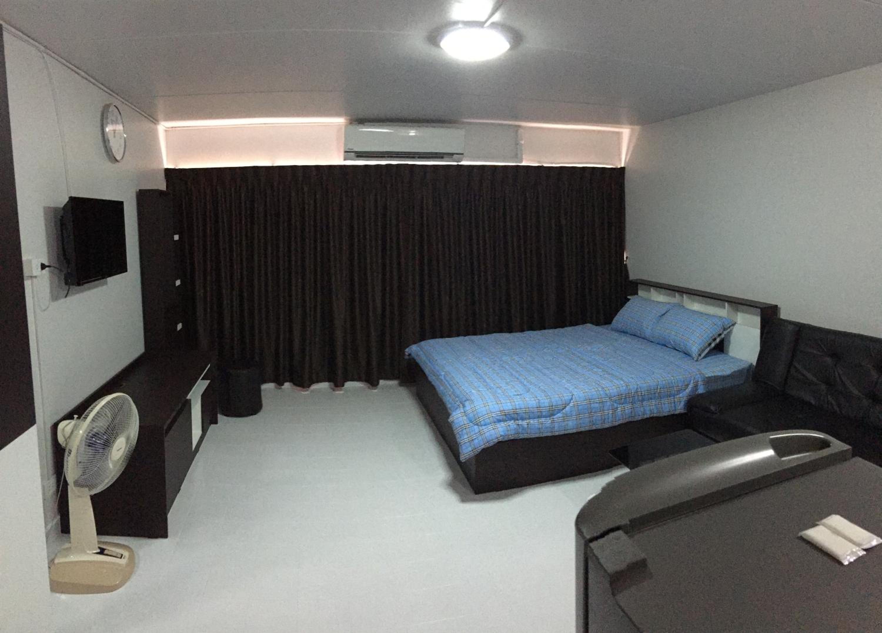 Two-Bedroom Apartment - Photo 41