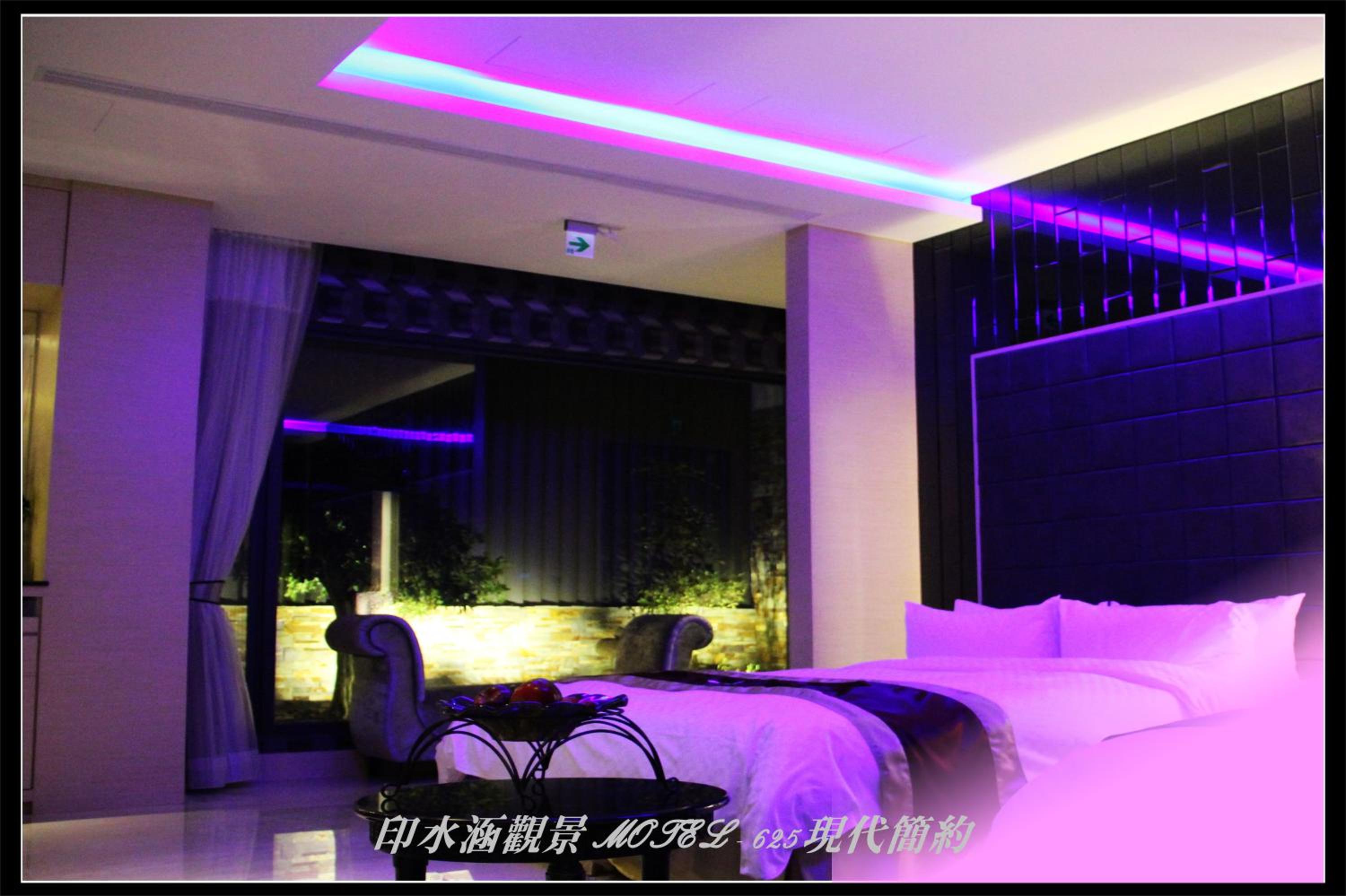 Double Room with Spa Bath photo 2