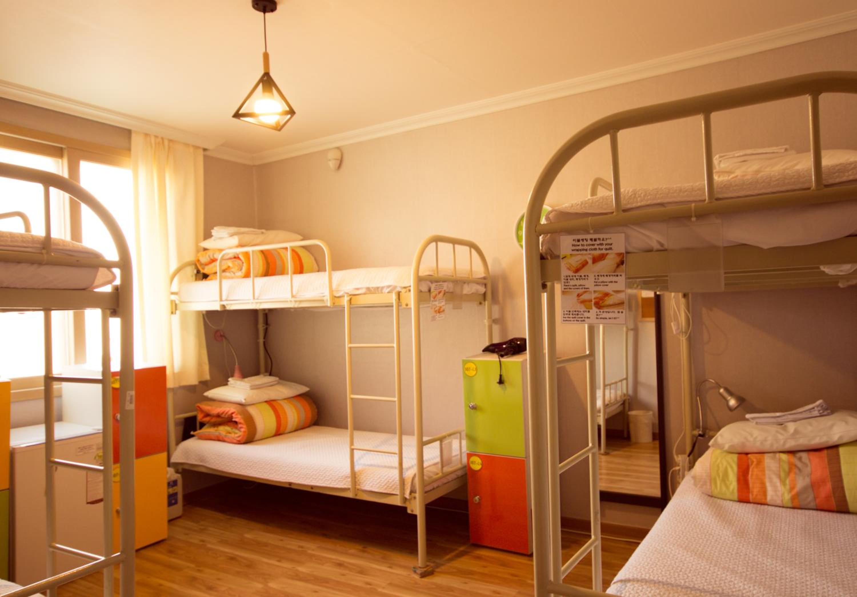 Bed in 6-Bed Male Dormitory Room photo 1