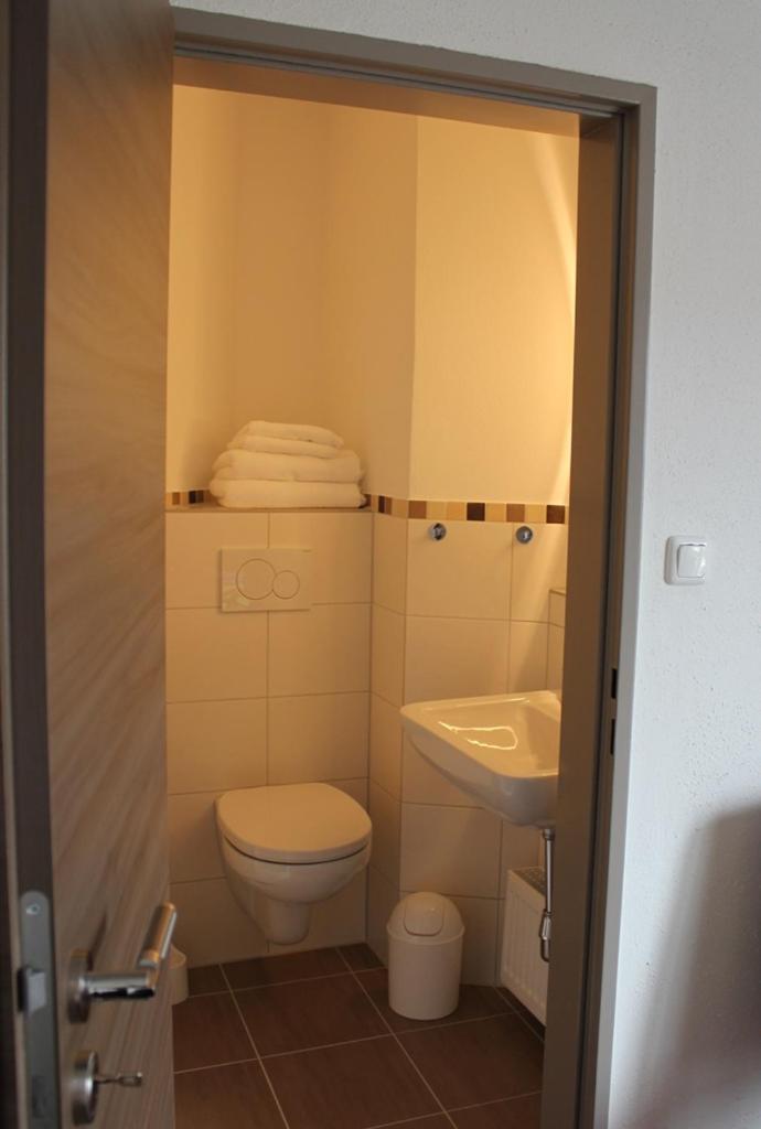 Single Room photo 3