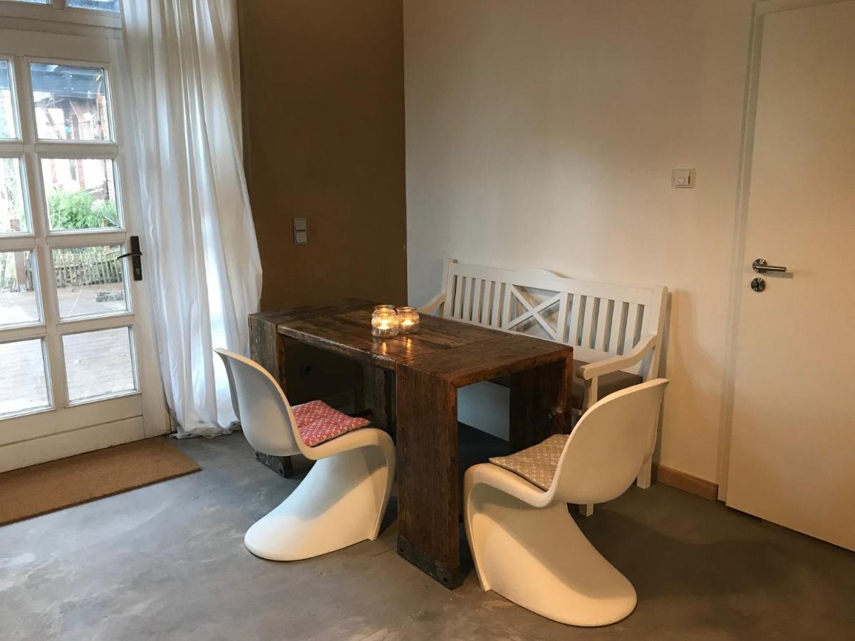 One-Bedroom Apartment photo 3