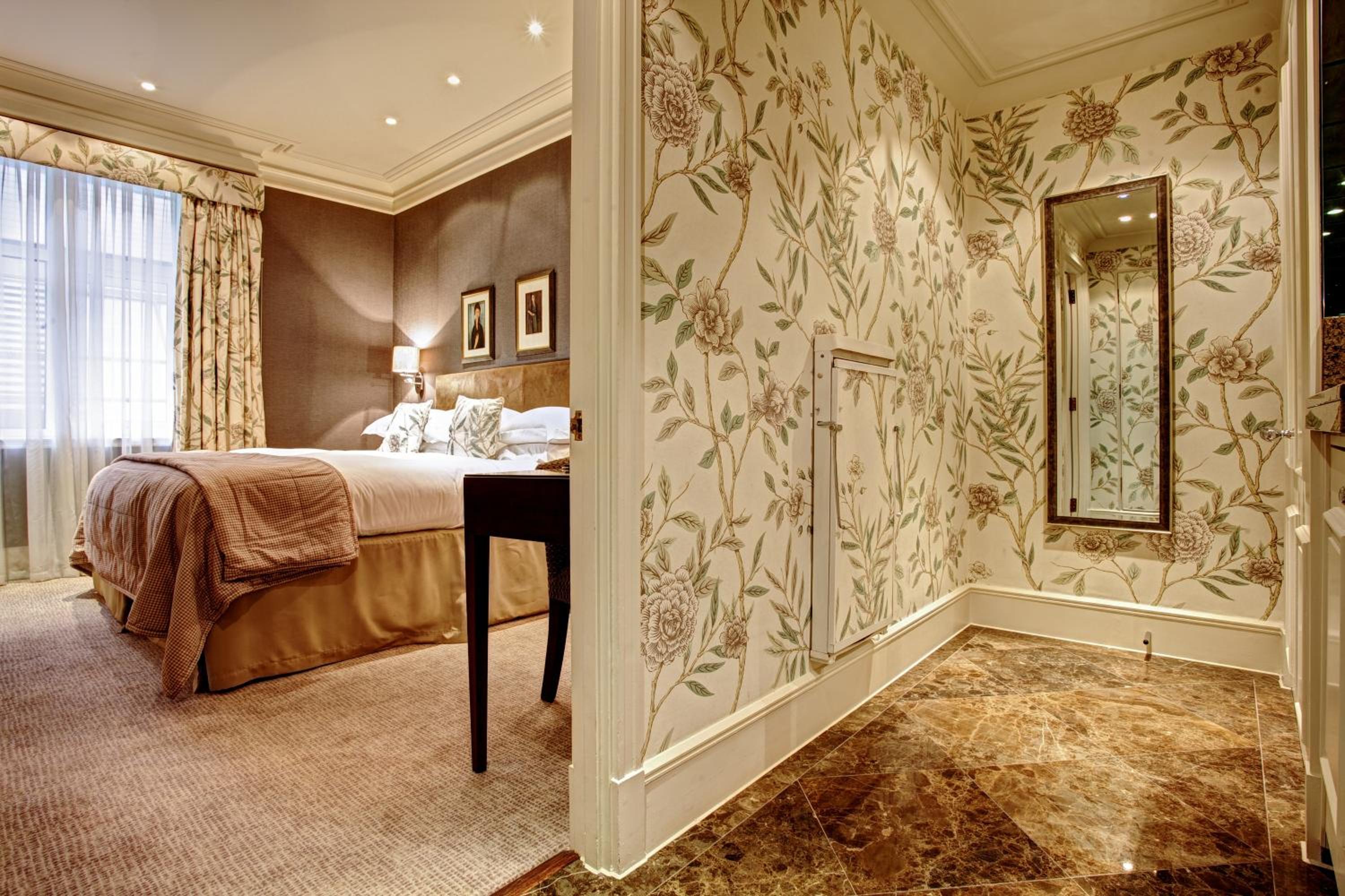 Deluxe Room - Photo 3