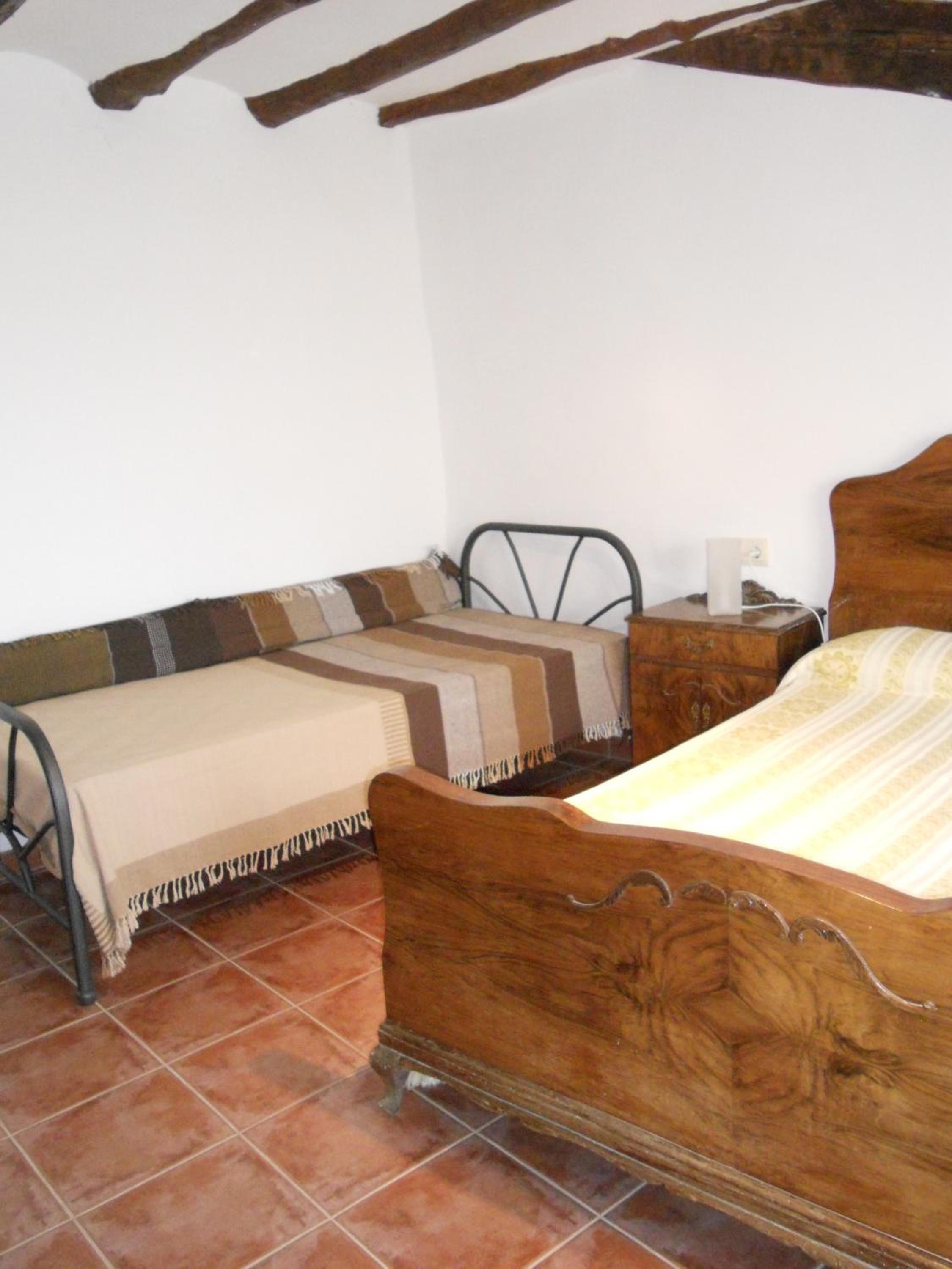 Habitación Familiar con Vista al Jardín