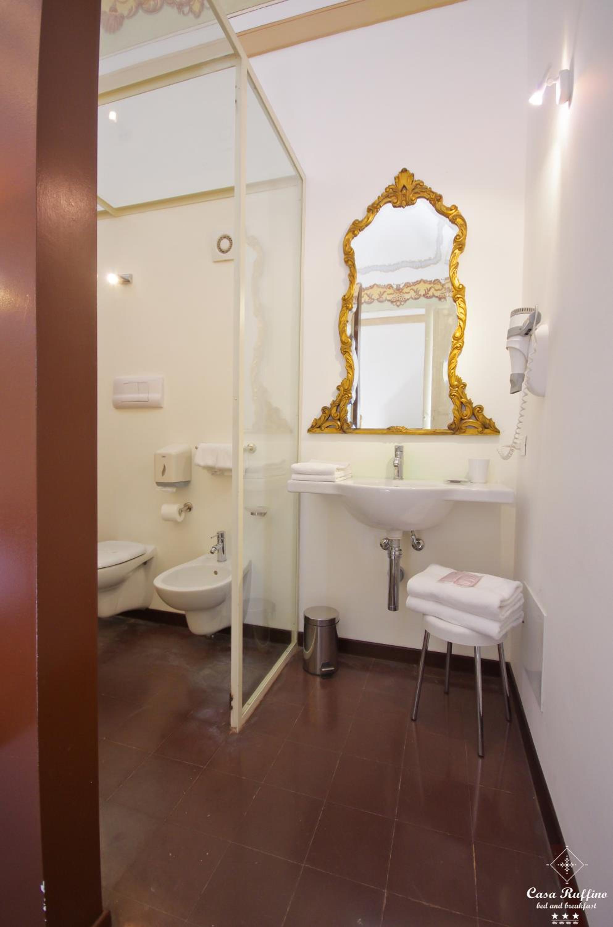 Superior Double Room - Photo 8