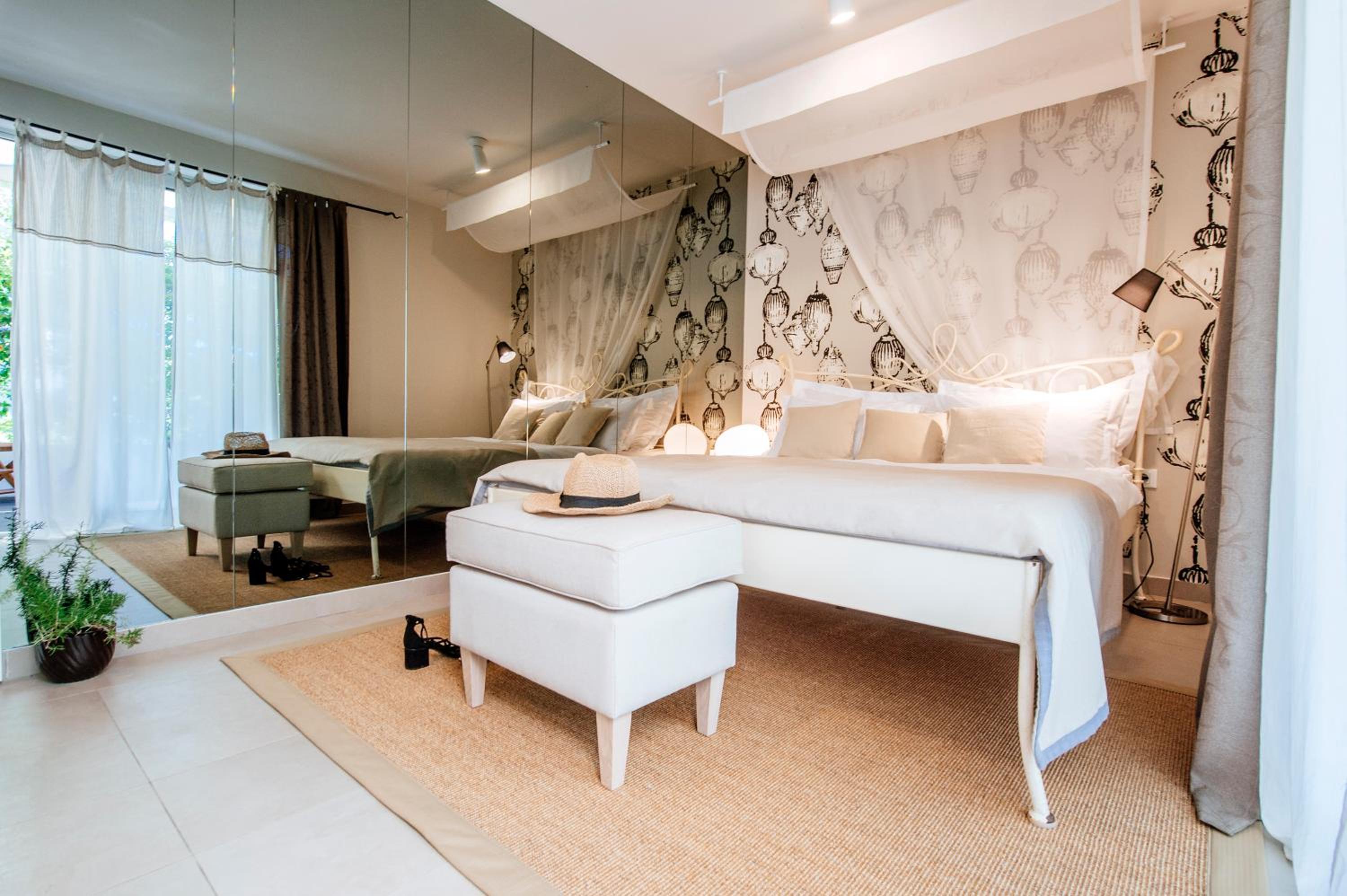 Small Double Room with Garden View photo 3