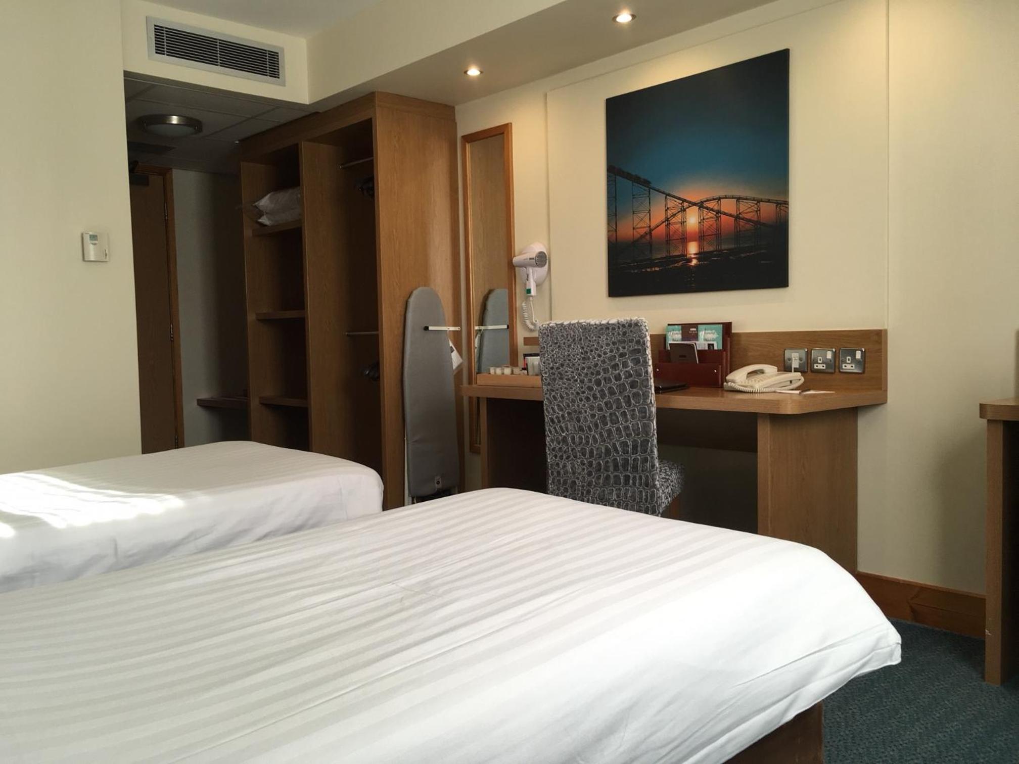 Twin Room Partial Sea View photo 3